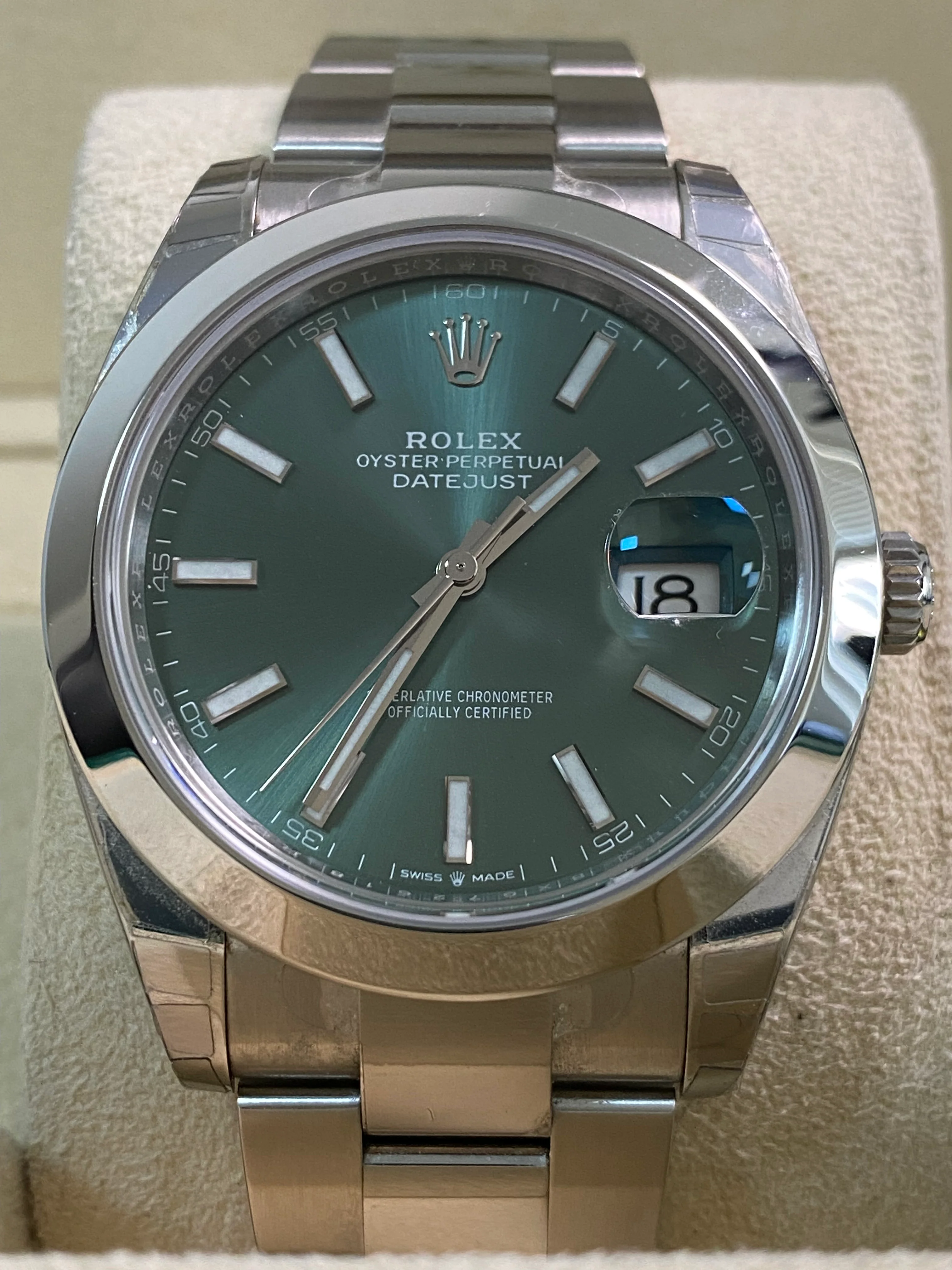 Rolex Steel Datejust 41 - 2023 - Smooth Bezel - Mint Green Dial - Oyster Bracelet - 126300 *FULL STICKERS*