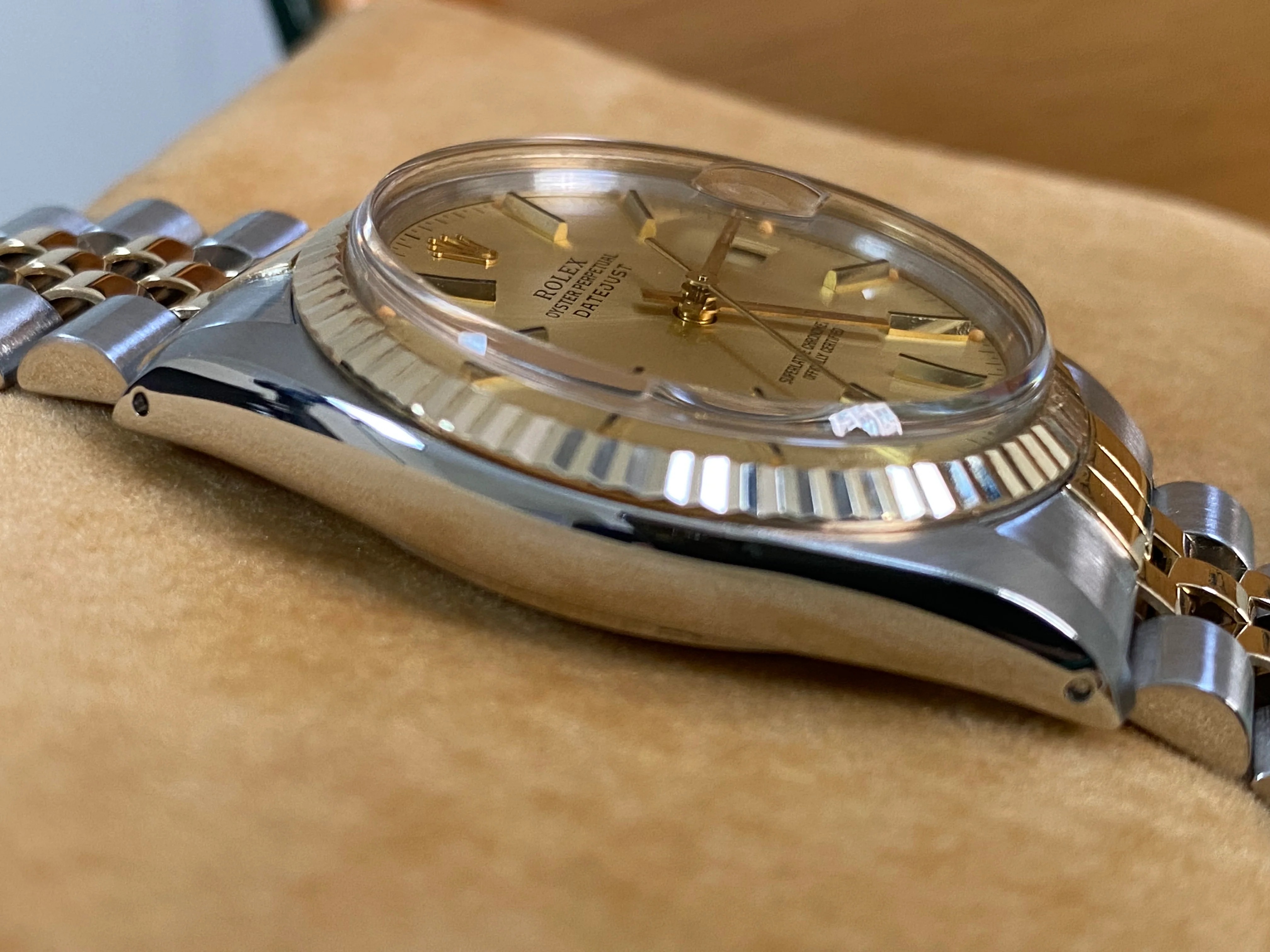 Rolex Steel and Yellow Gold Datejust 36 - 1983 - Fluted Bezel - Champagne Index Dial - Jubilee Bracelet - 16013