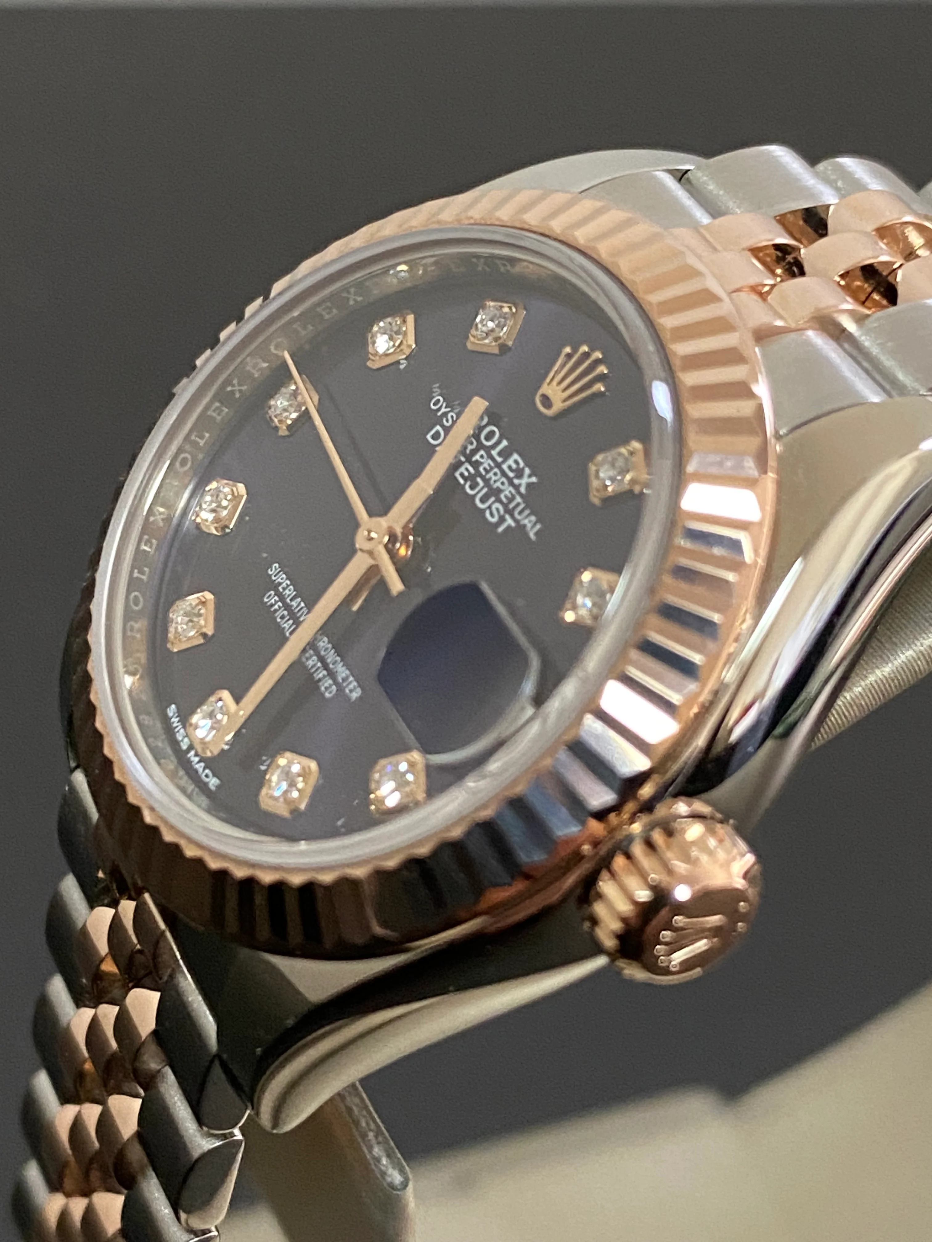 Rolex Steel and Everose Gold Lady-Datejust 28 - 2018 - Fluted Bezel - Aubergine Diamond Dial - Jubilee Bracelet - 279171