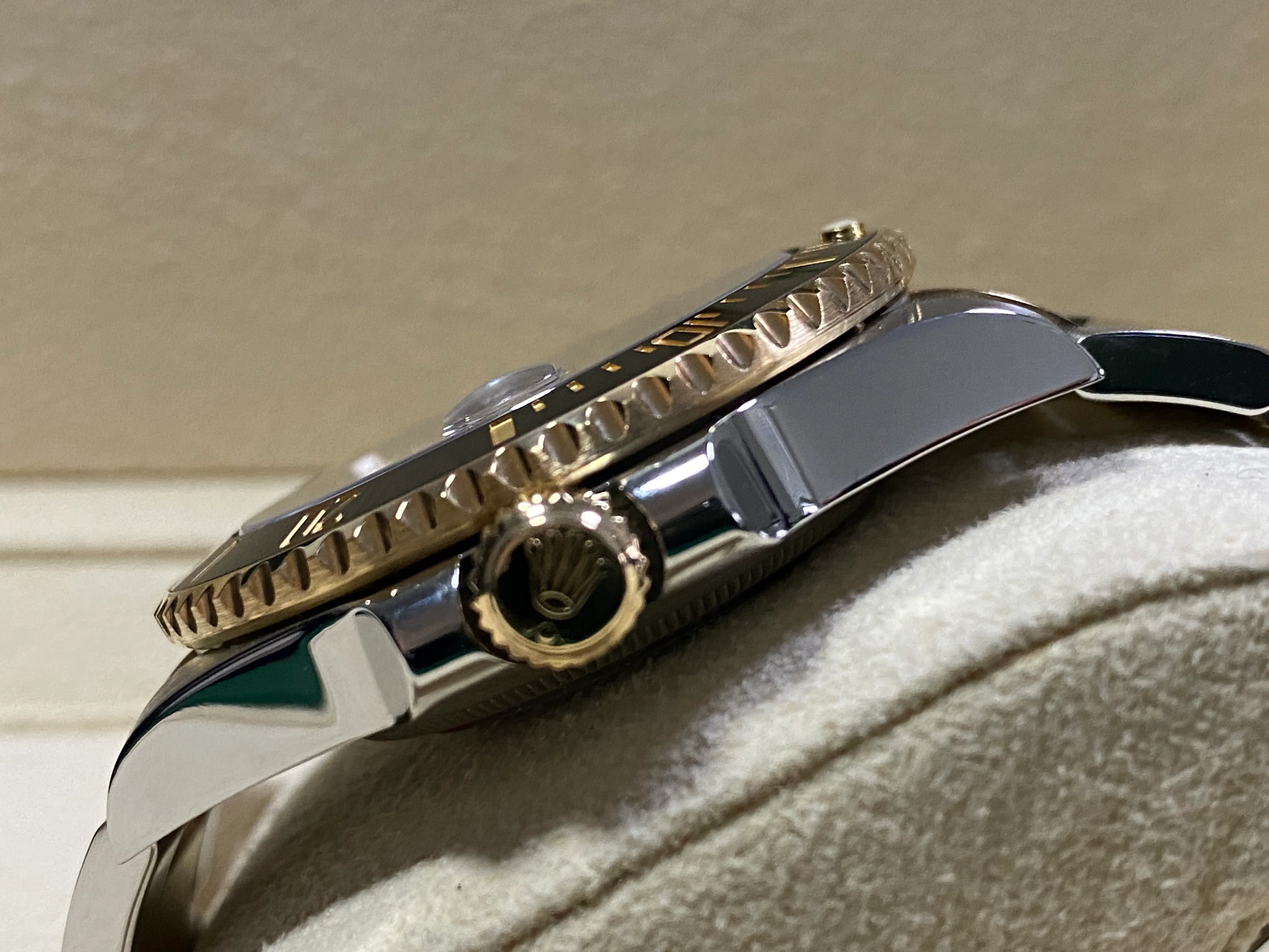 Rolex Steel and Gold Submariner Date - 2016 - Black Bezel - Black Dial - 116613