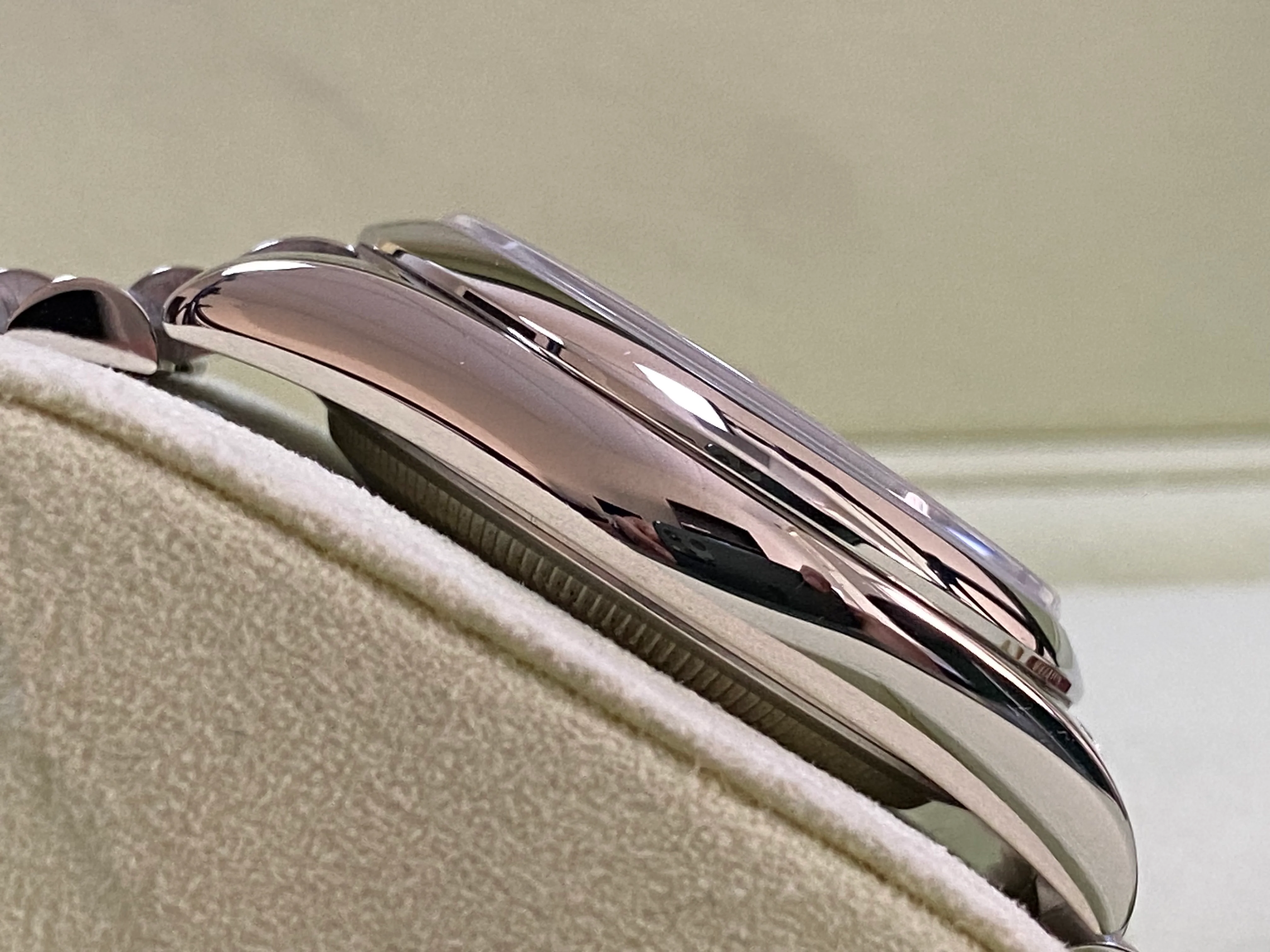 Rolex Platinum Day-Date 36 - K serial - Domed Bezel - Ice Blue Roman Dial - President Bracelet - 118206