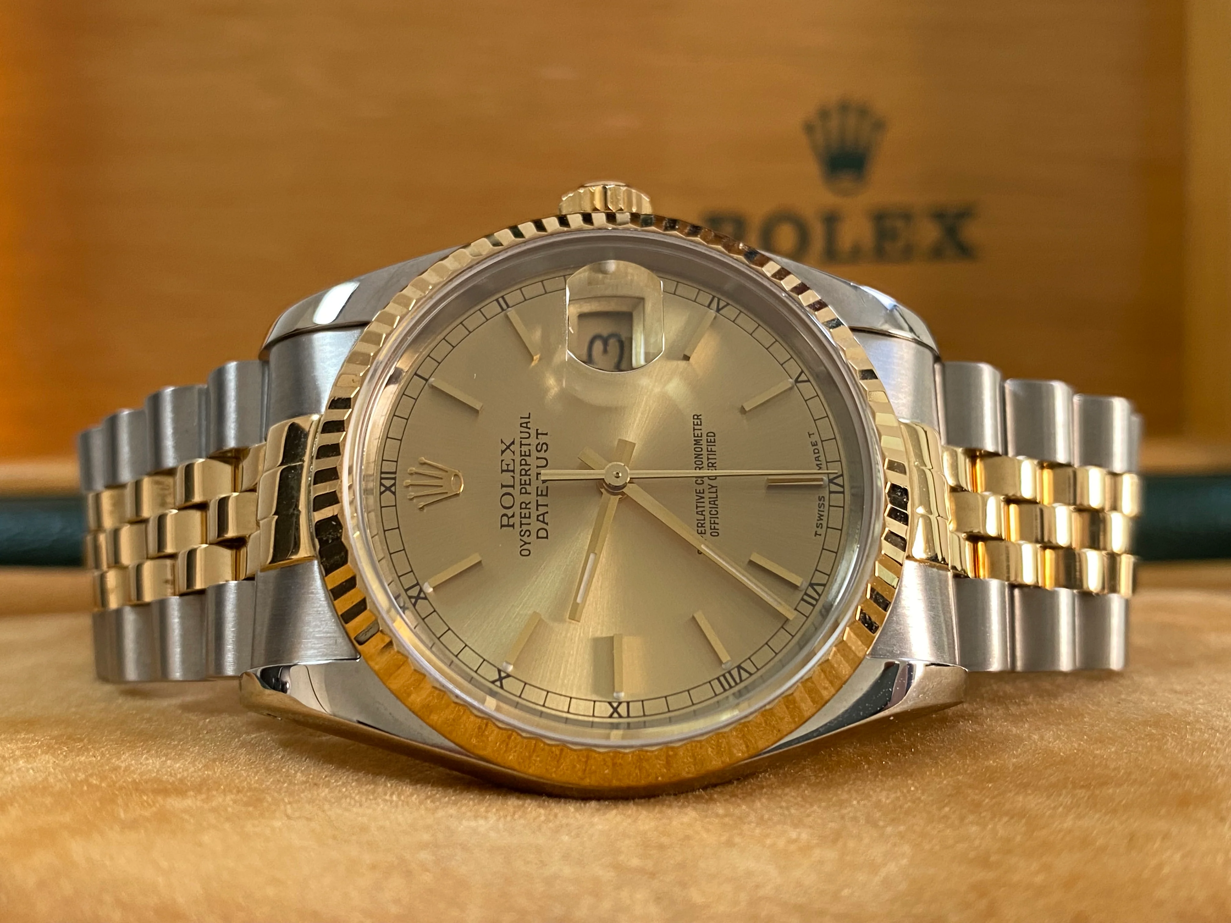 Rolex Steel and Yellow Gold Datejust 36 - L serial - Fluted Bezel - Champagne Index Dial - Jubilee Bracelet - 16233