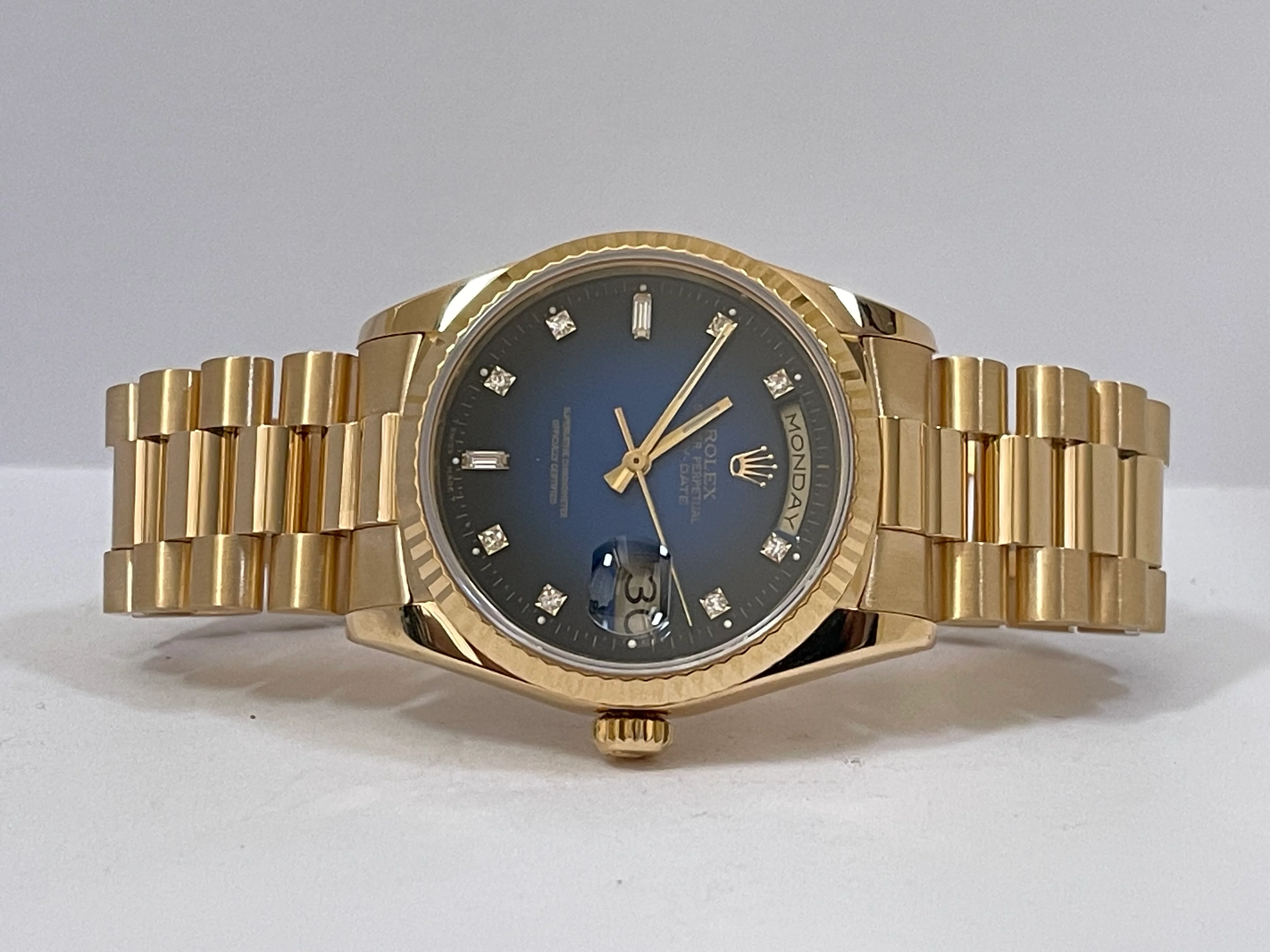 Rolex Yellow Gold Day-Date 36 - Fluted Bezel - Factory Blue Vignette Diamond Dial - President Bracelet - 18238