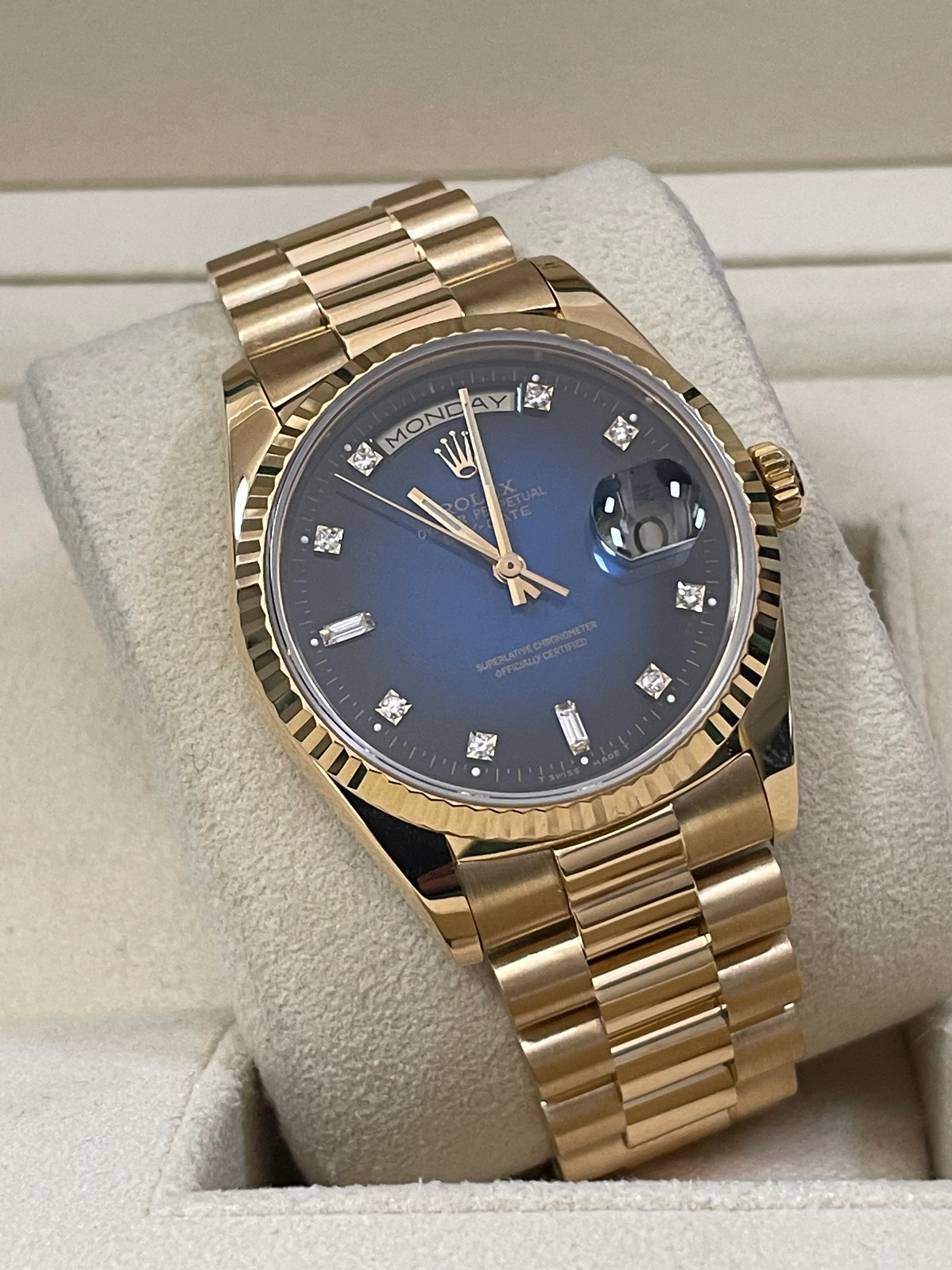 Rolex Yellow Gold Day-Date 36 - Fluted Bezel - Factory Blue Vignette Diamond Dial - President Bracelet - 18238