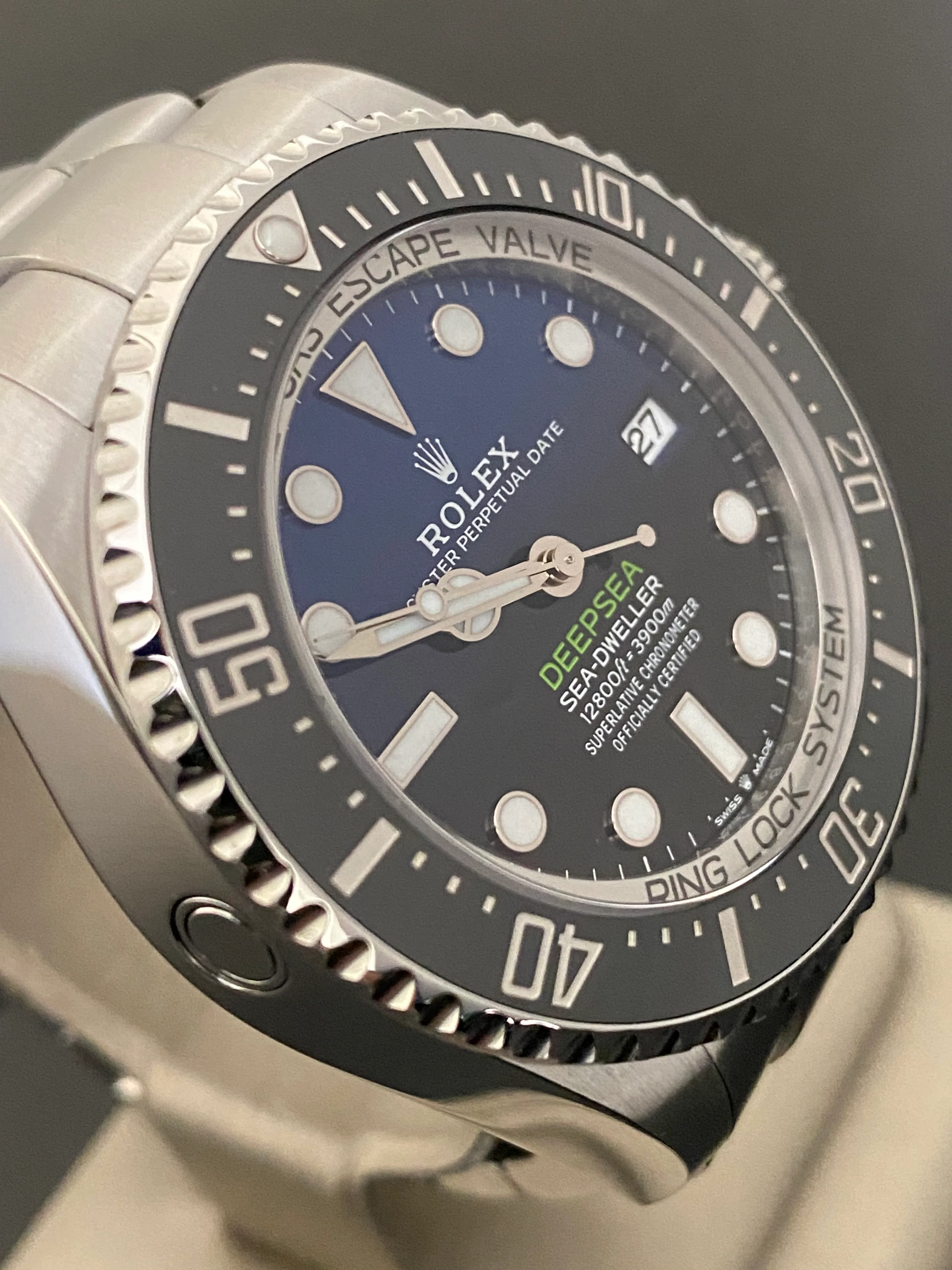 Rolex Sea-Dweller Deepsea 44 - 2024 - James Cameron Dial - 136660