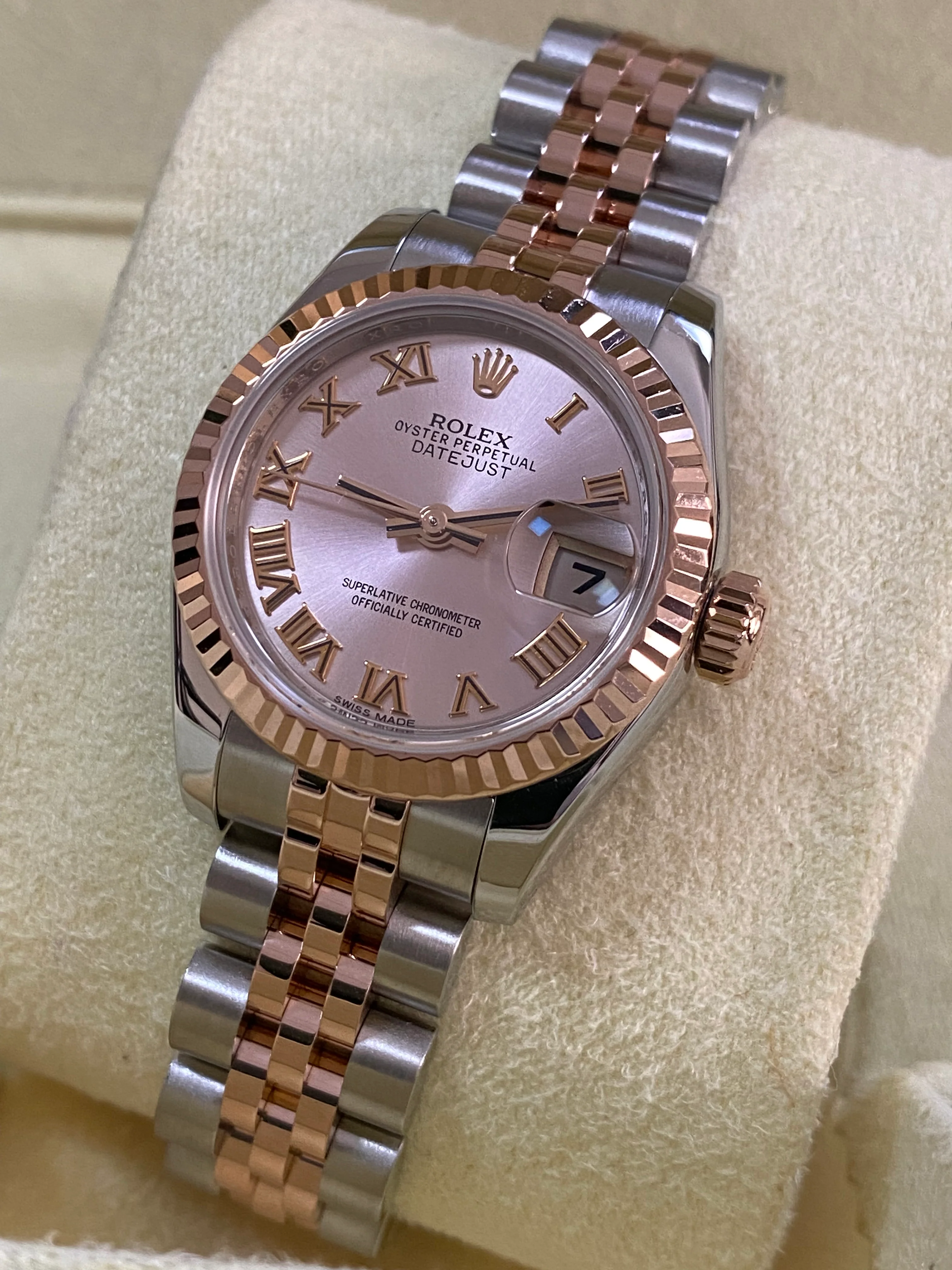 Rolex Everose Gold and Steel Lady-Datejust 26 - 2012 - Fluted Bezel - Pink Roman Dial - Jubilee Bracelet - 179171