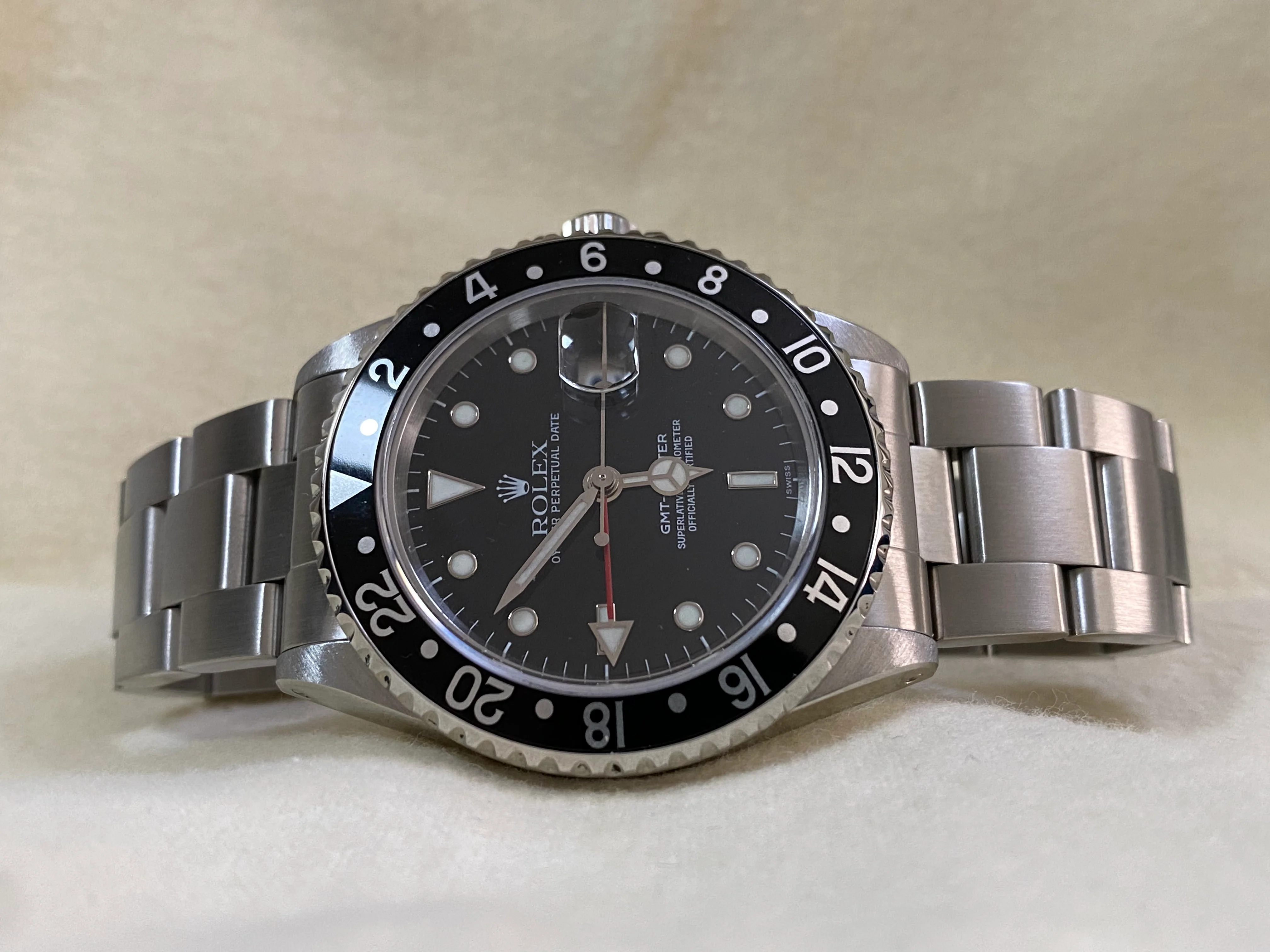 Rolex Steel GMT-Master - U serial -  Black Pre Ceramic Bezel - Black Dial - Oyster Bracelet - 16700