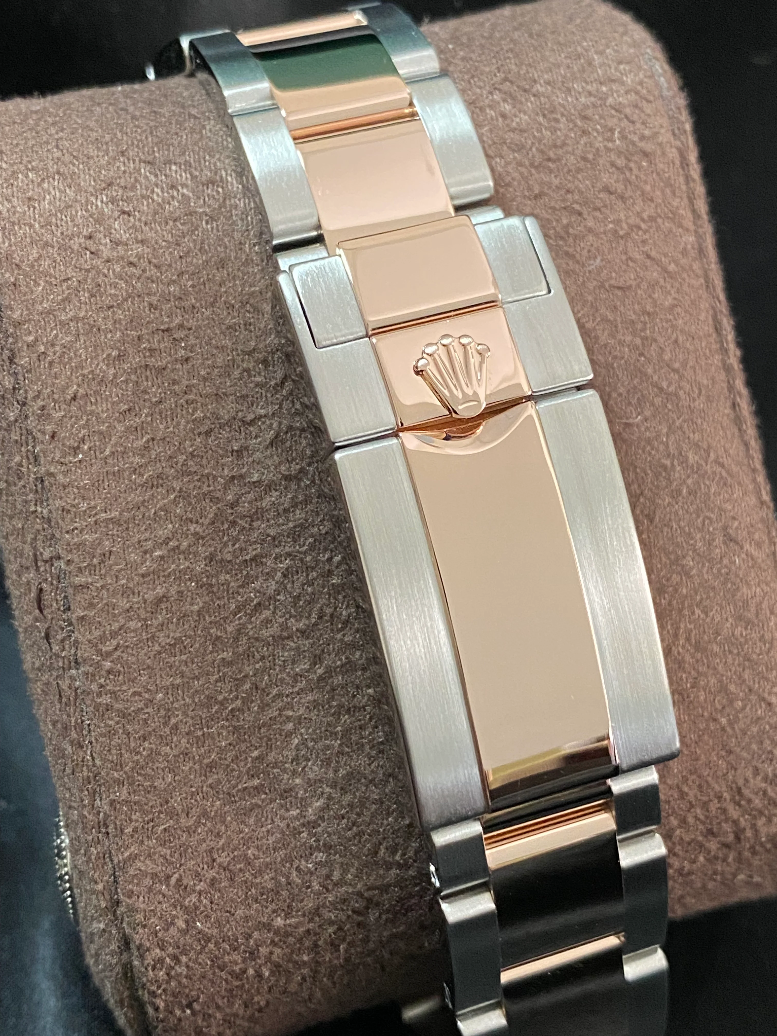 Rolex Steel and Everose Gold Yacht-Master II - 2016 - Ceramic Blue Bezel - White Dial - 116681 *FULL SET*