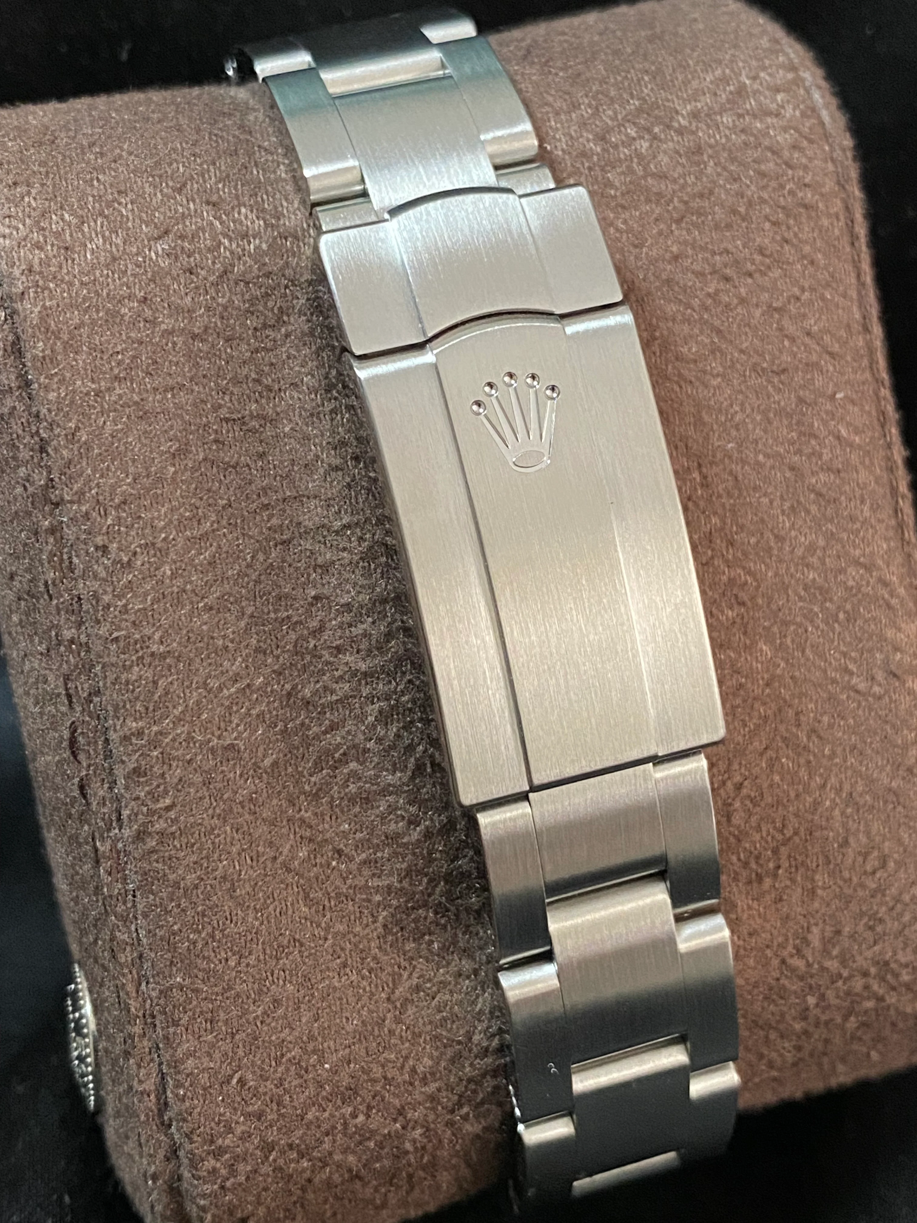 Rolex Oyster Perpetual 31 - 2023 - Domed Bezel - 