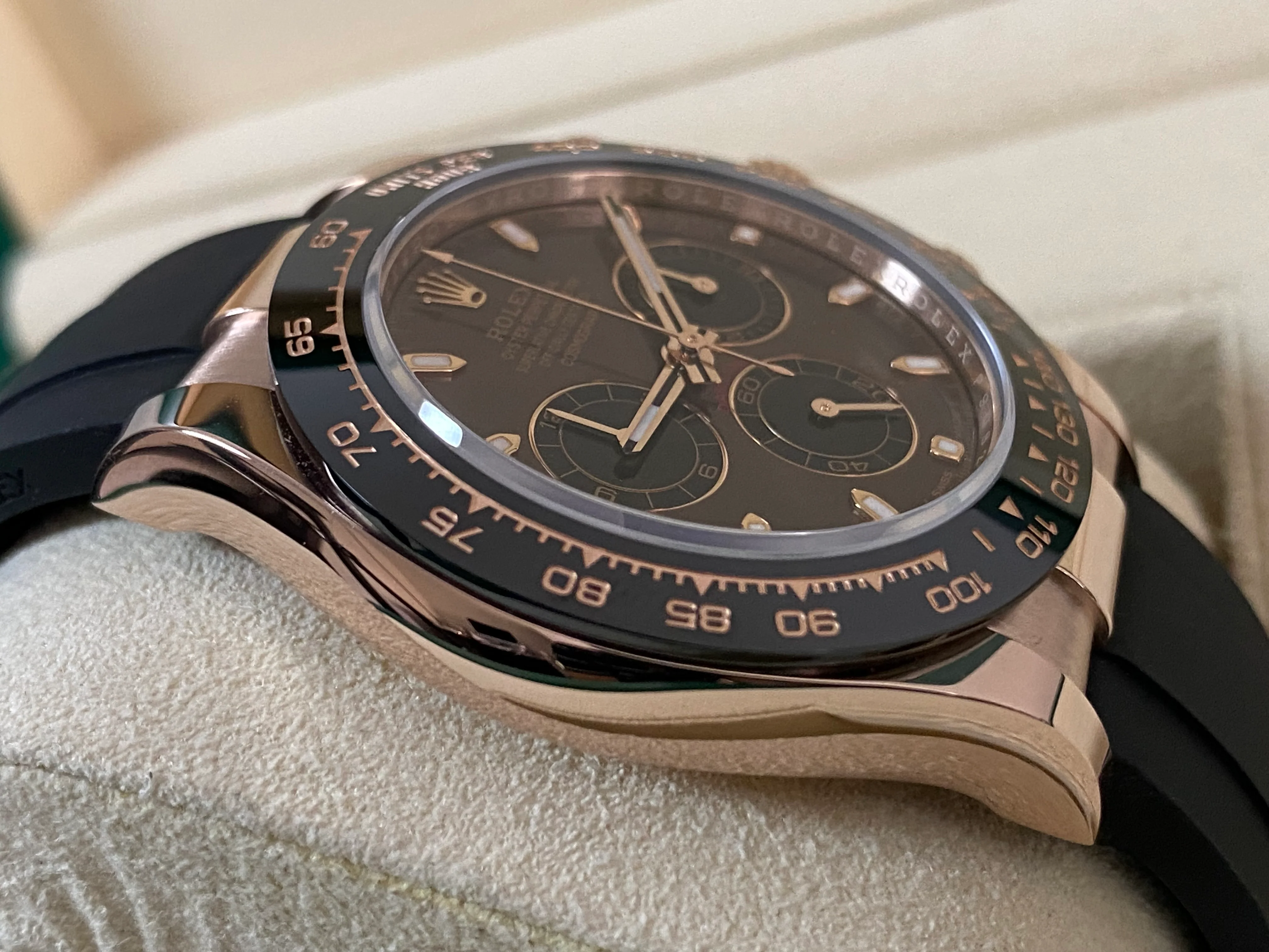 Rolex Everose Gold Cosmograph Daytona - 2023 - Chocolate Index Dial - Black Oysterflex Strap - 116515LN *FULL SET*