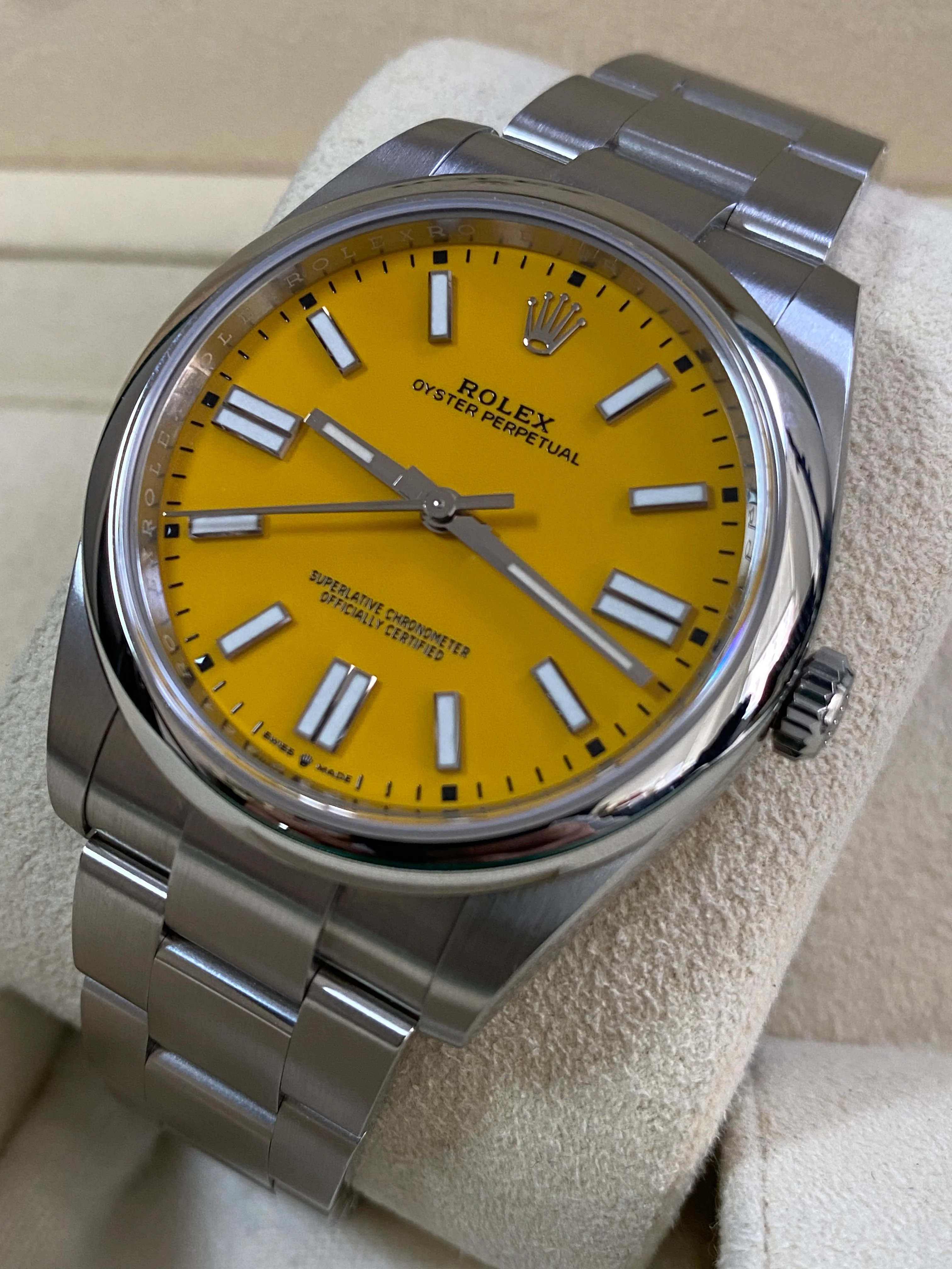 Rolex Oyster Perpetual 41 - 2022 - Domed Bezel - Yellow Dial - Oyster Bracelet - 124300 *DISCONTINUED MODEL*