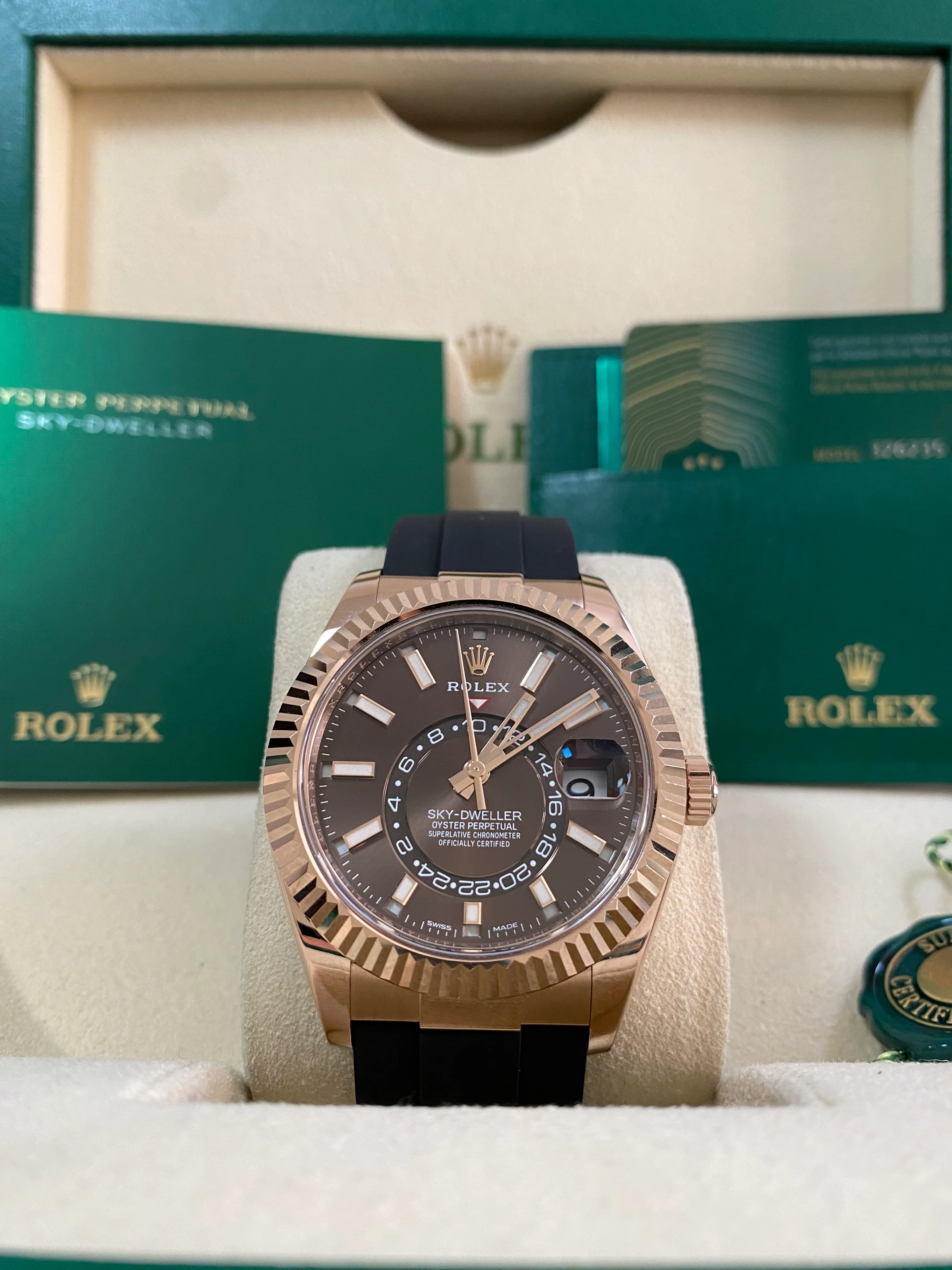 Rolex Everose Gold Sky-Dweller - 2022 - Chocolate Index Dial - Oysterflex Bracelet - 326235 *FULL SET*