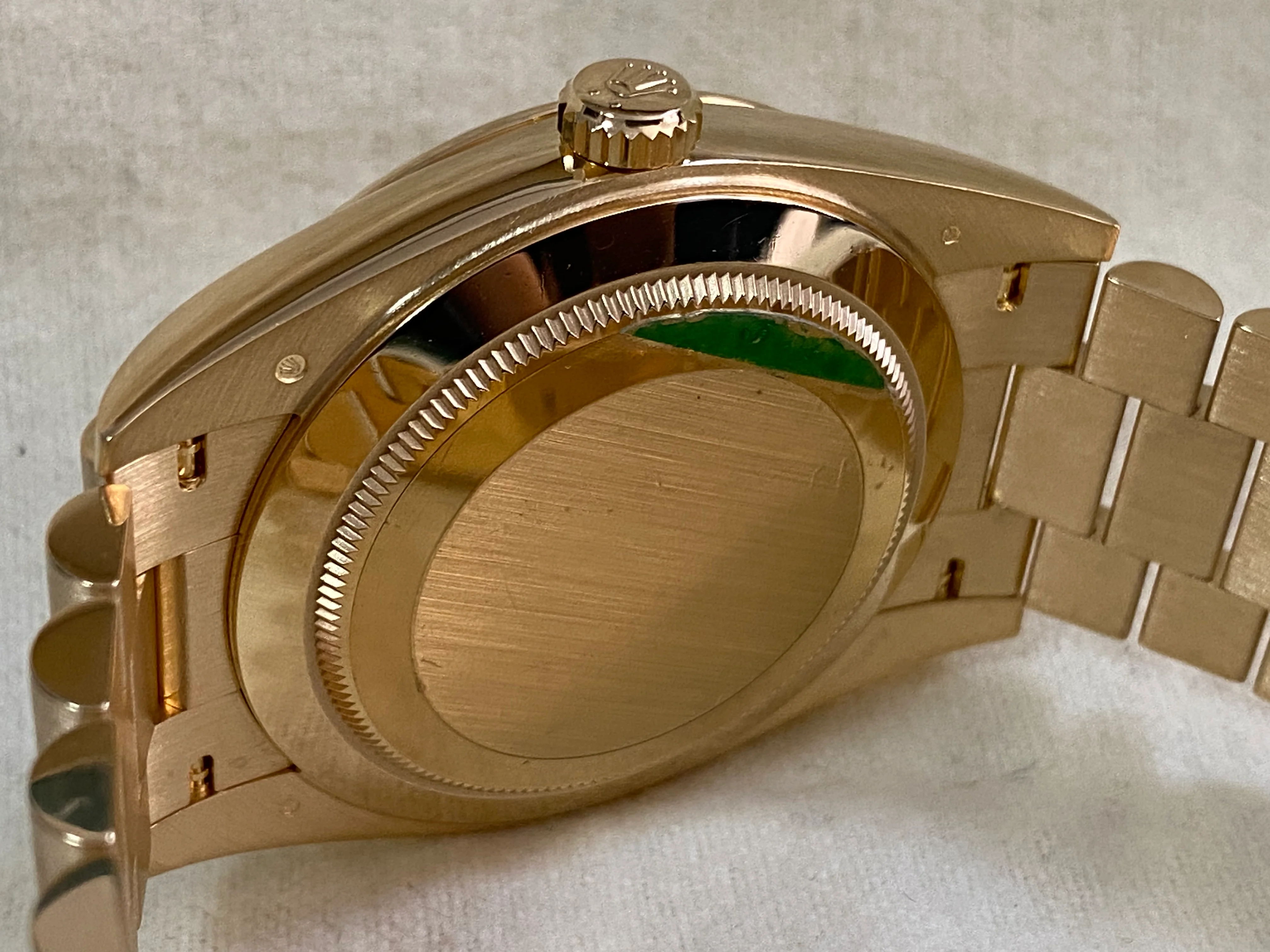 Rolex Yellow Gold Day-Date 40 - 2021 - Fluted Bezel - Champagne Roman Dial - President Bracelet - 228238 *FULL SET*