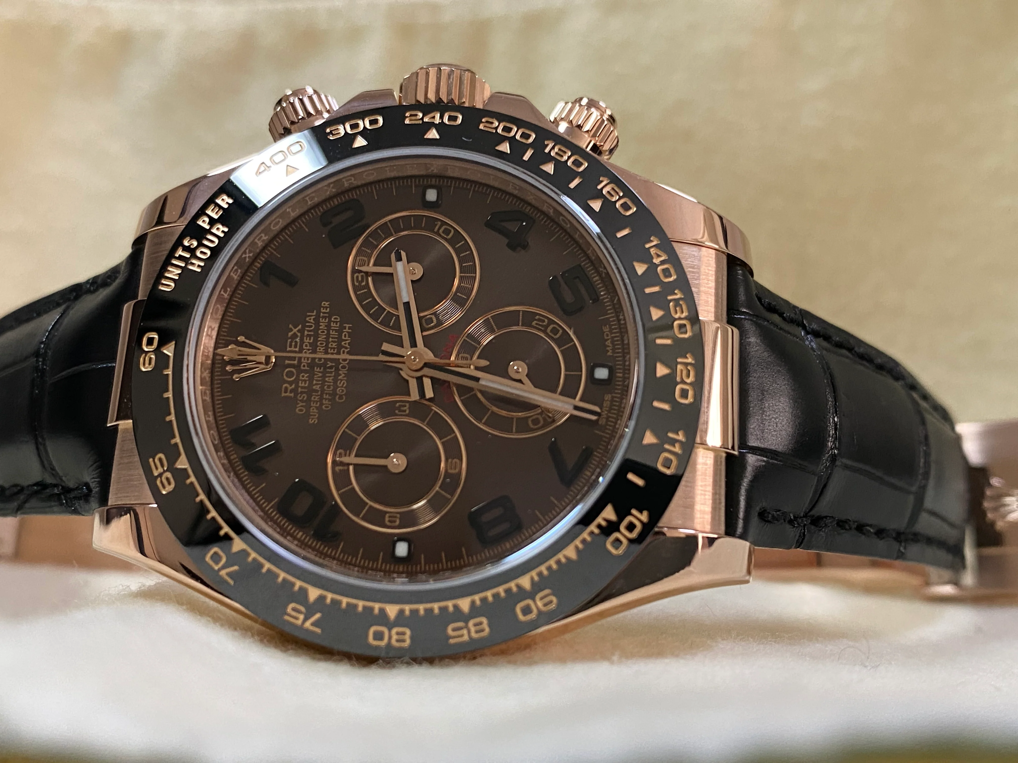 Rolex Everose Gold Cosmograph Daytona 40 - 2016 - Chocolate Arabic Dial - Black Leather Strap - 116515LN *COMPLETE SET*