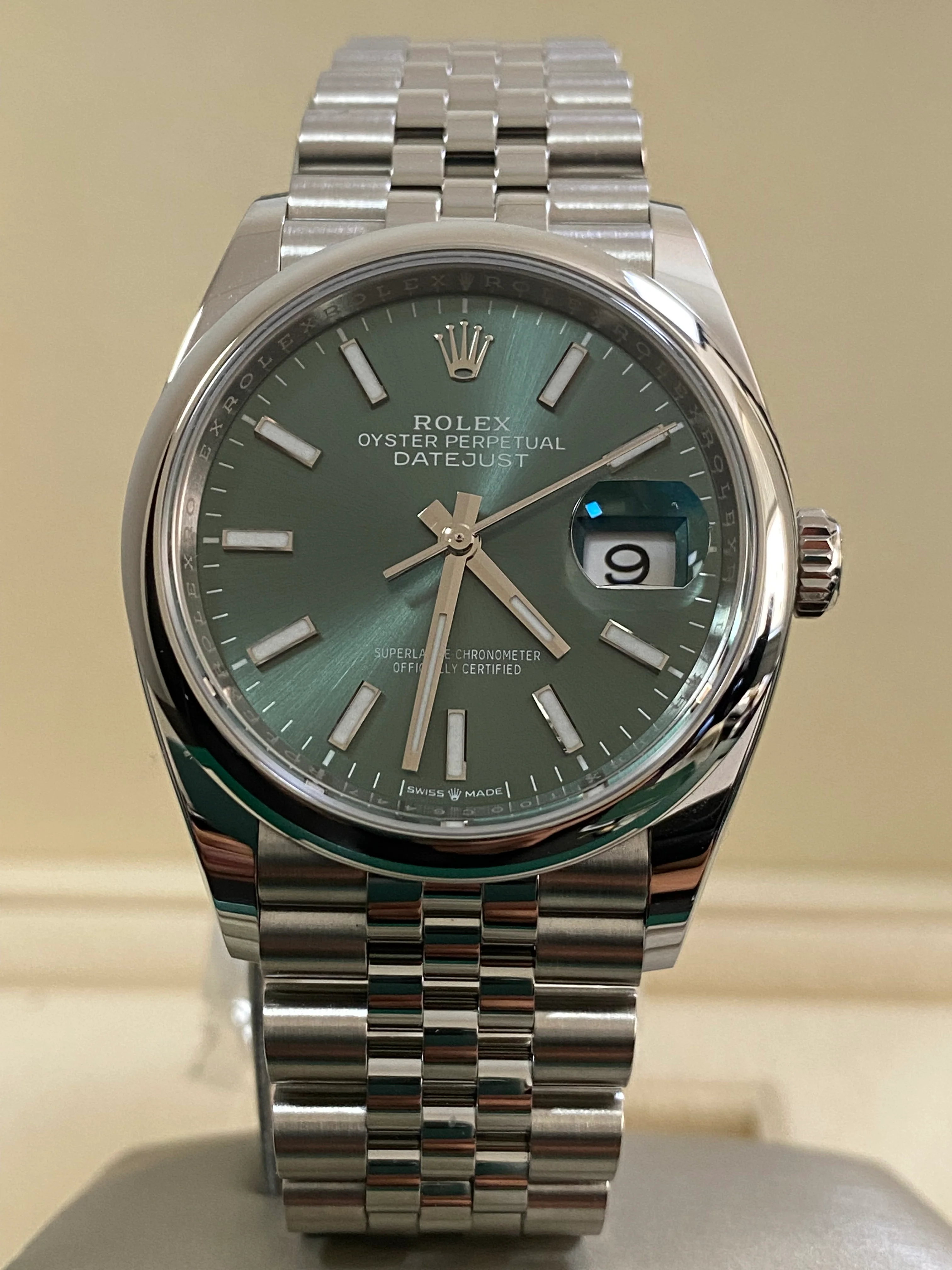 Rolex Steel Datejust 36 - 2024 - Smooth Bezel - Mint Green Dial - Jubilee Bracelet - 126200 *FULL SET*