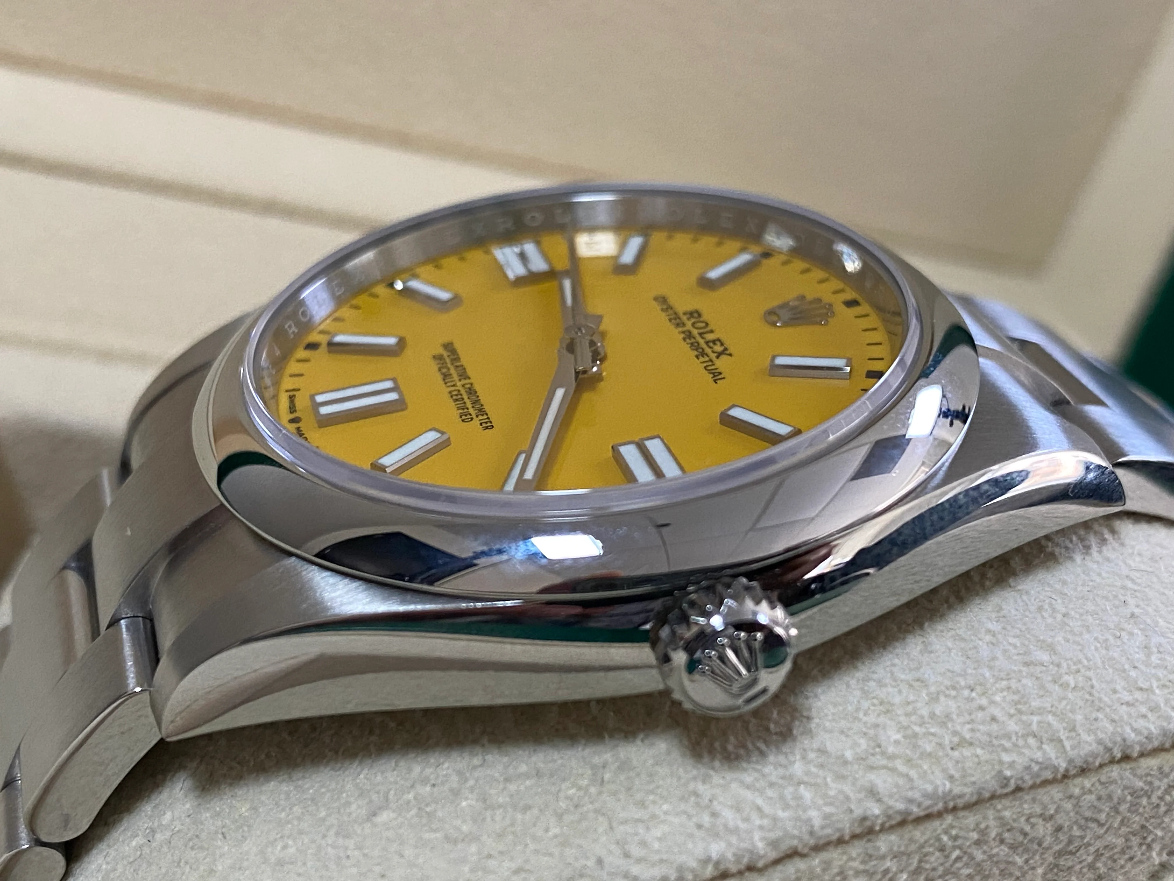 Rolex Oyster Perpetual 41 - 2022 - Domed Bezel - Yellow Dial - Oyster Bracelet - 124300 *DISCONTINUED MODEL*