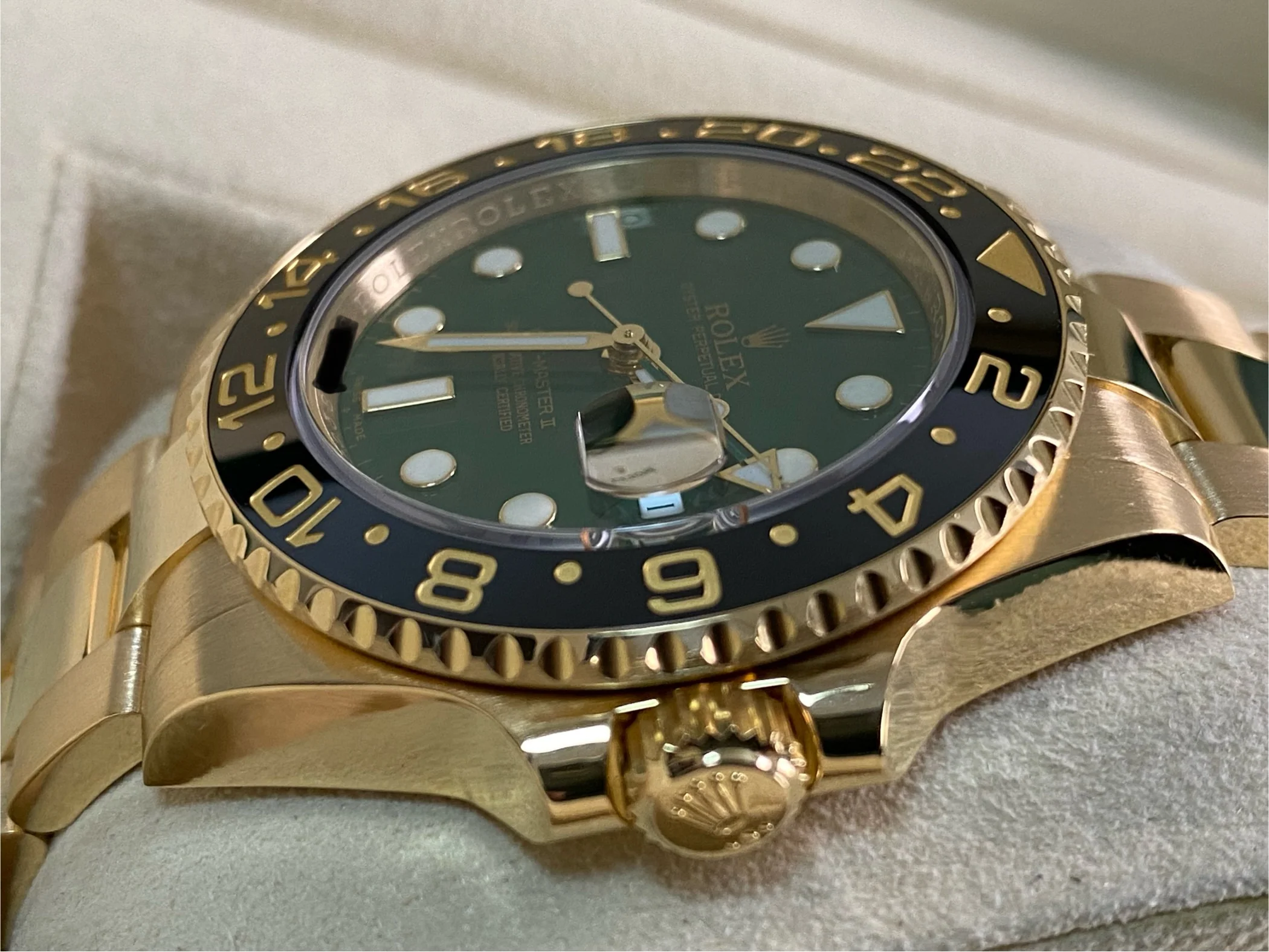 Rolex Yellow Gold GMT-Master II - 2016 - Black Bezel - Anniversary Green Dial - Oyster Bracelet - 116718LN *FULL SET*