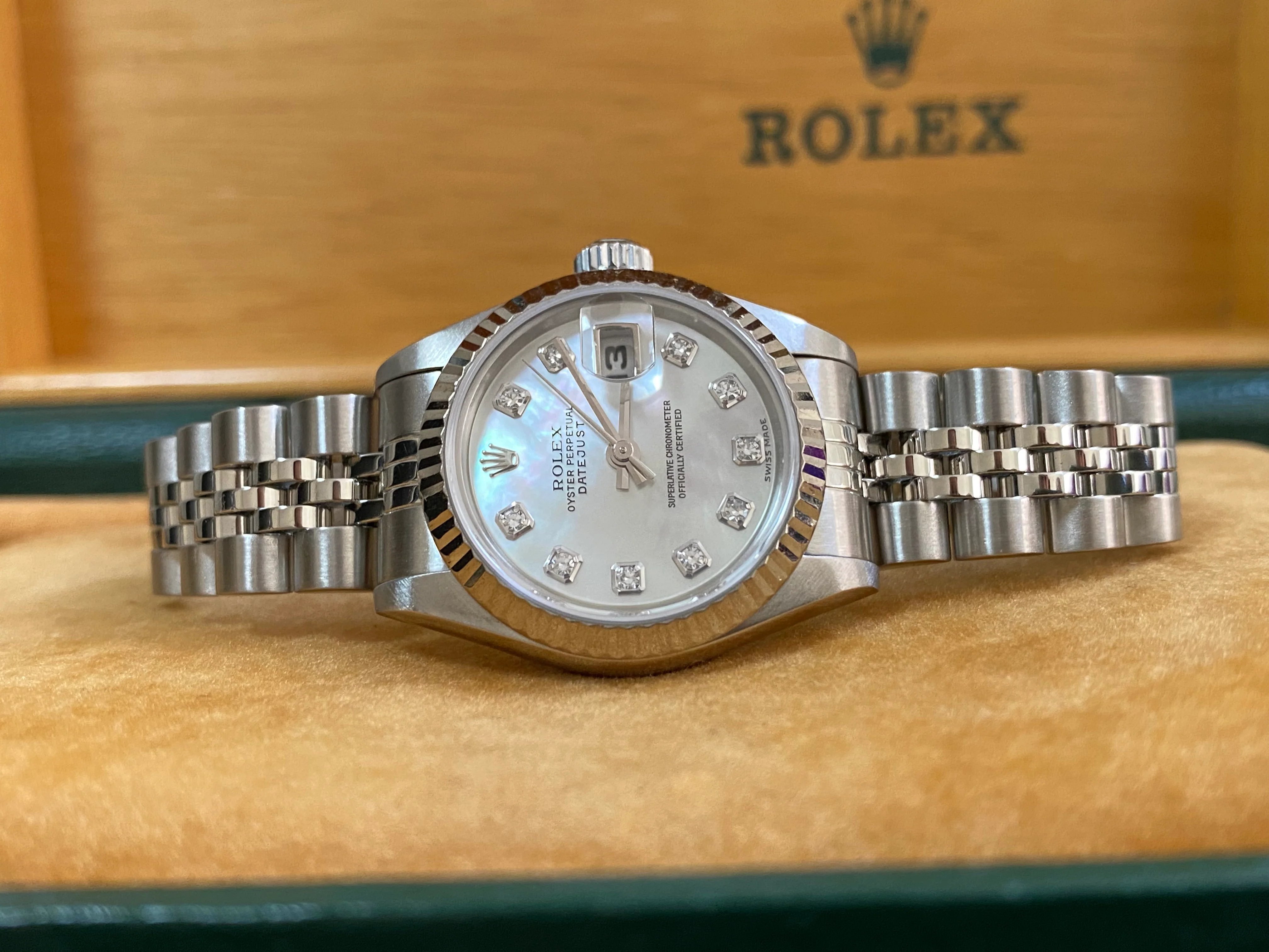 Rolex Steel Lady-Datejust - U serial- Fluted Bezel - Mother of Pearl Diamond Dial - Jubilee Bracelet - 69174