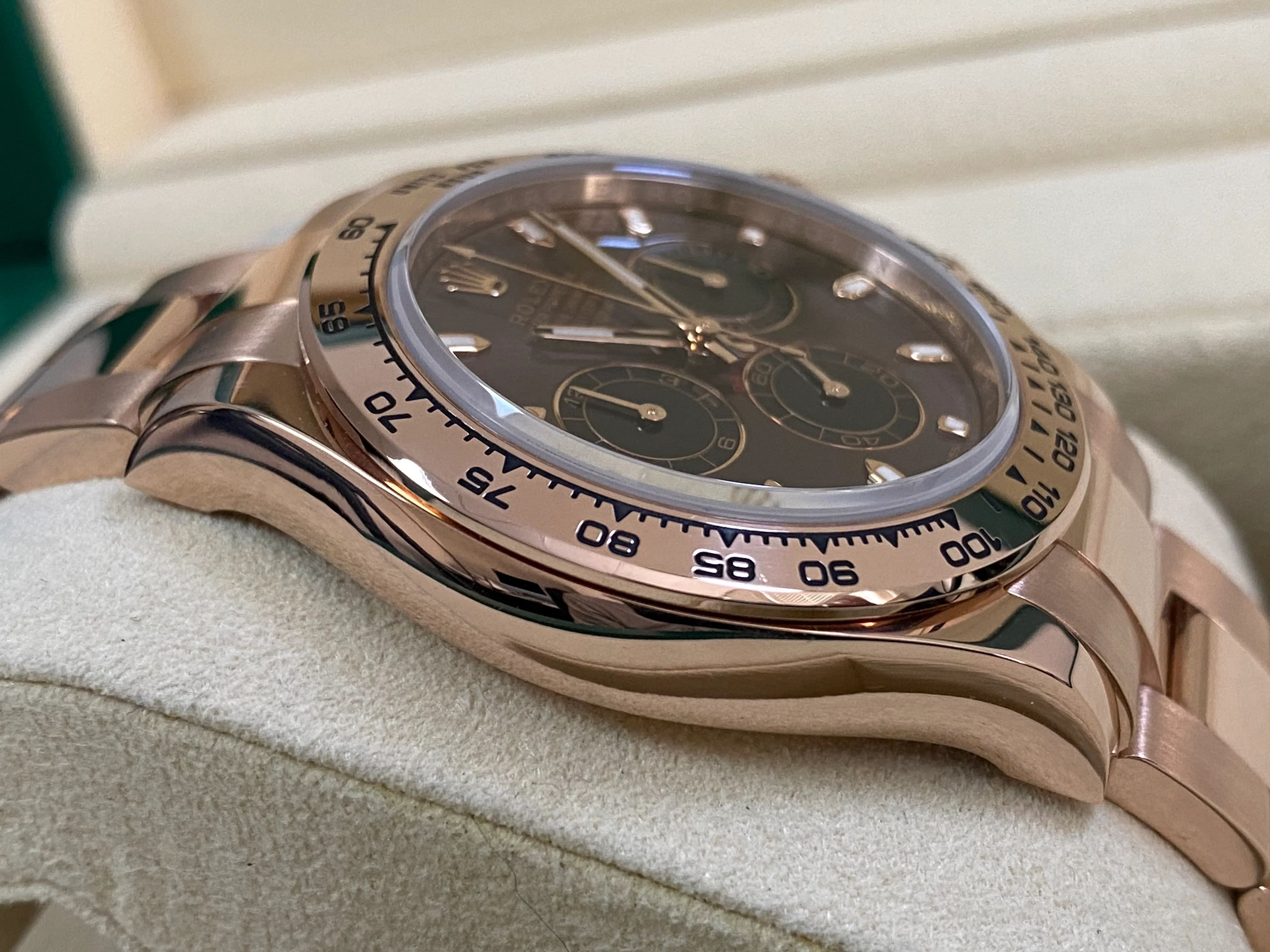 Rolex Everose Gold Cosmograph Daytona - 2021 - Chocolate Index Dial - 116505 *COMPLETE SET*