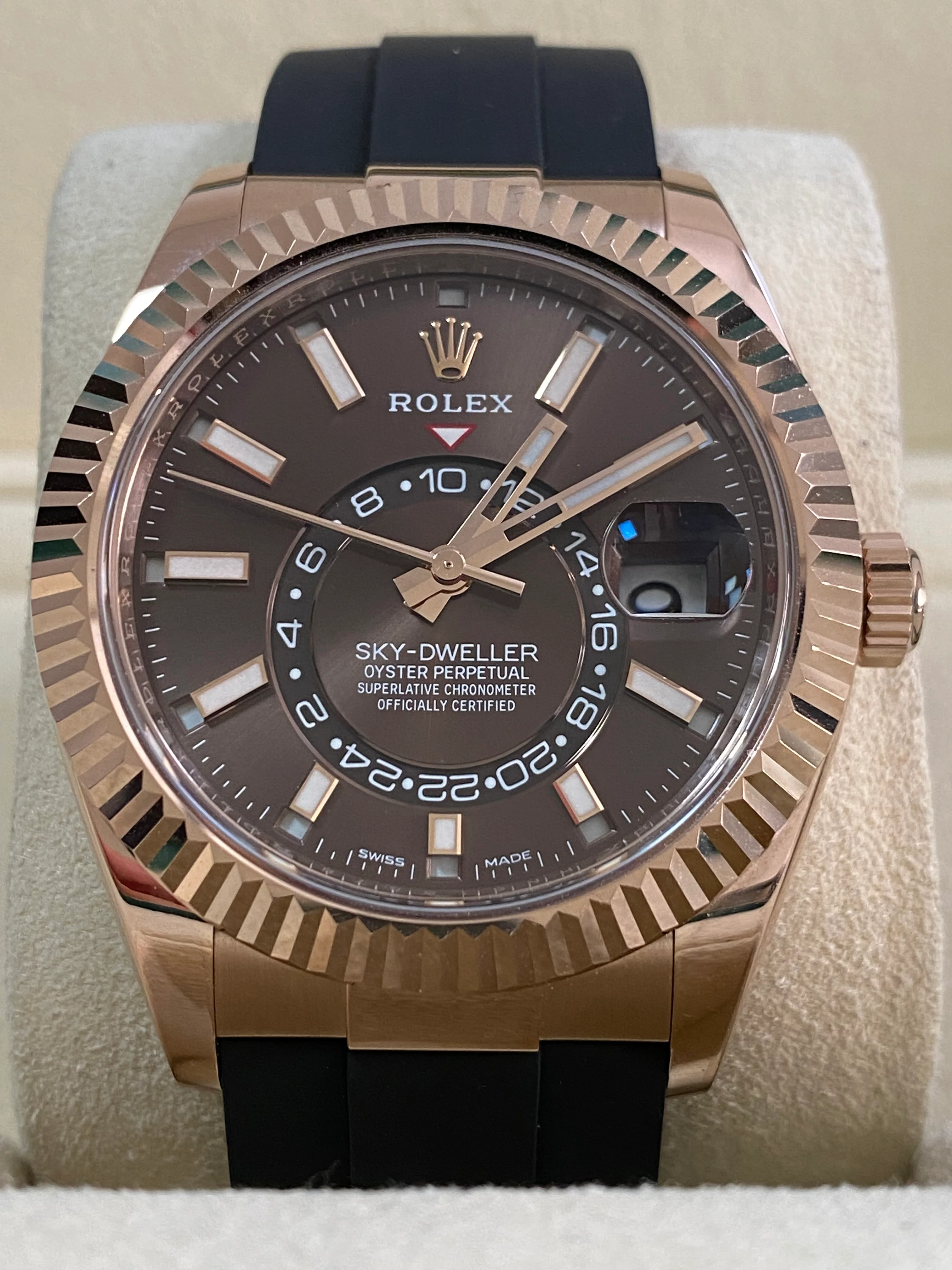 Rolex Everose Gold Sky-Dweller - 2022 - Chocolate Index Dial - Oysterflex Bracelet - 326235 *FULL SET*