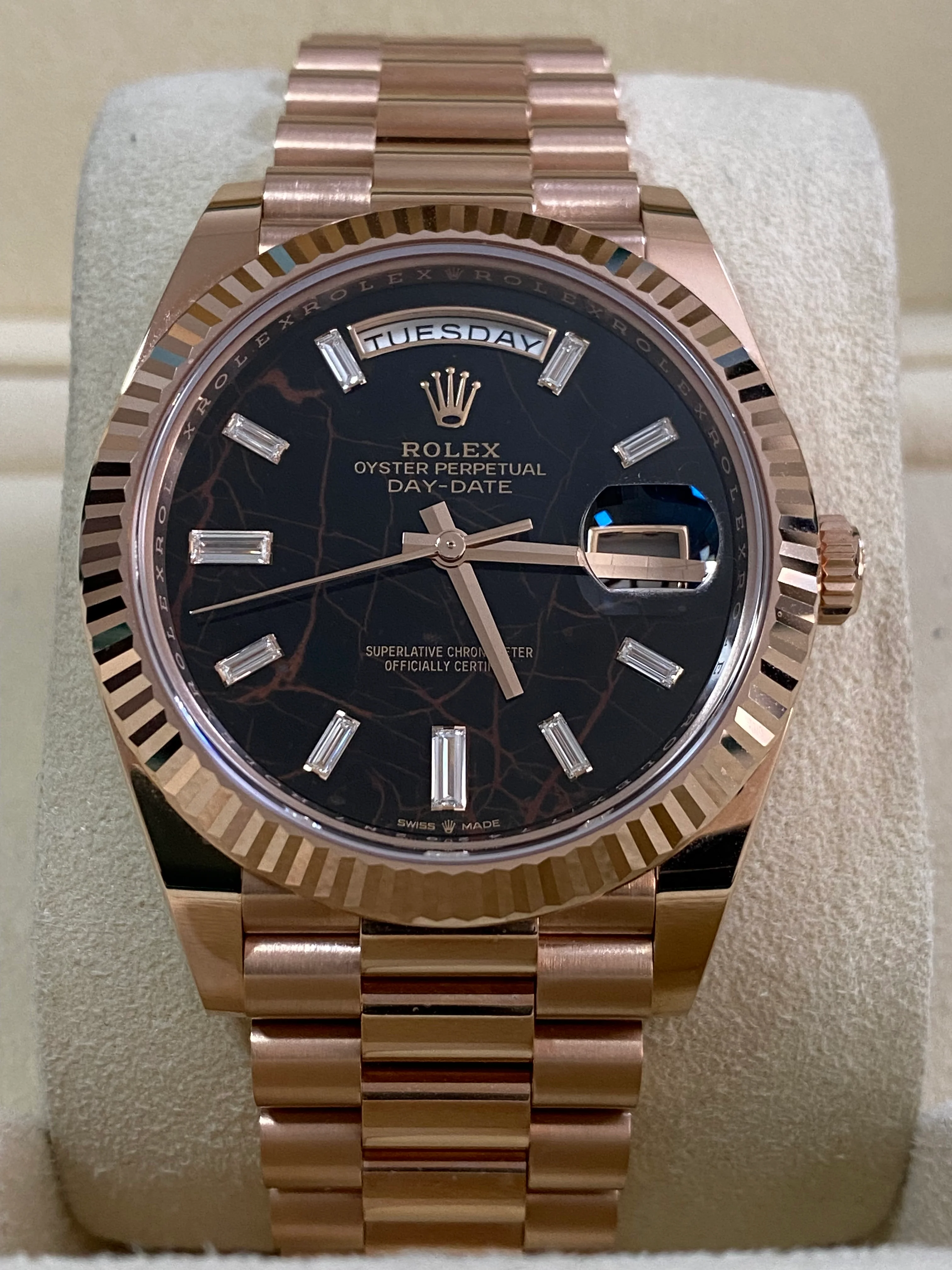 Rolex Everose Gold Day-Date 40 - 2022 - Fluted Bezel - Eisenkiesel Dial - President Bracelet - 228235 *FULL SET*
