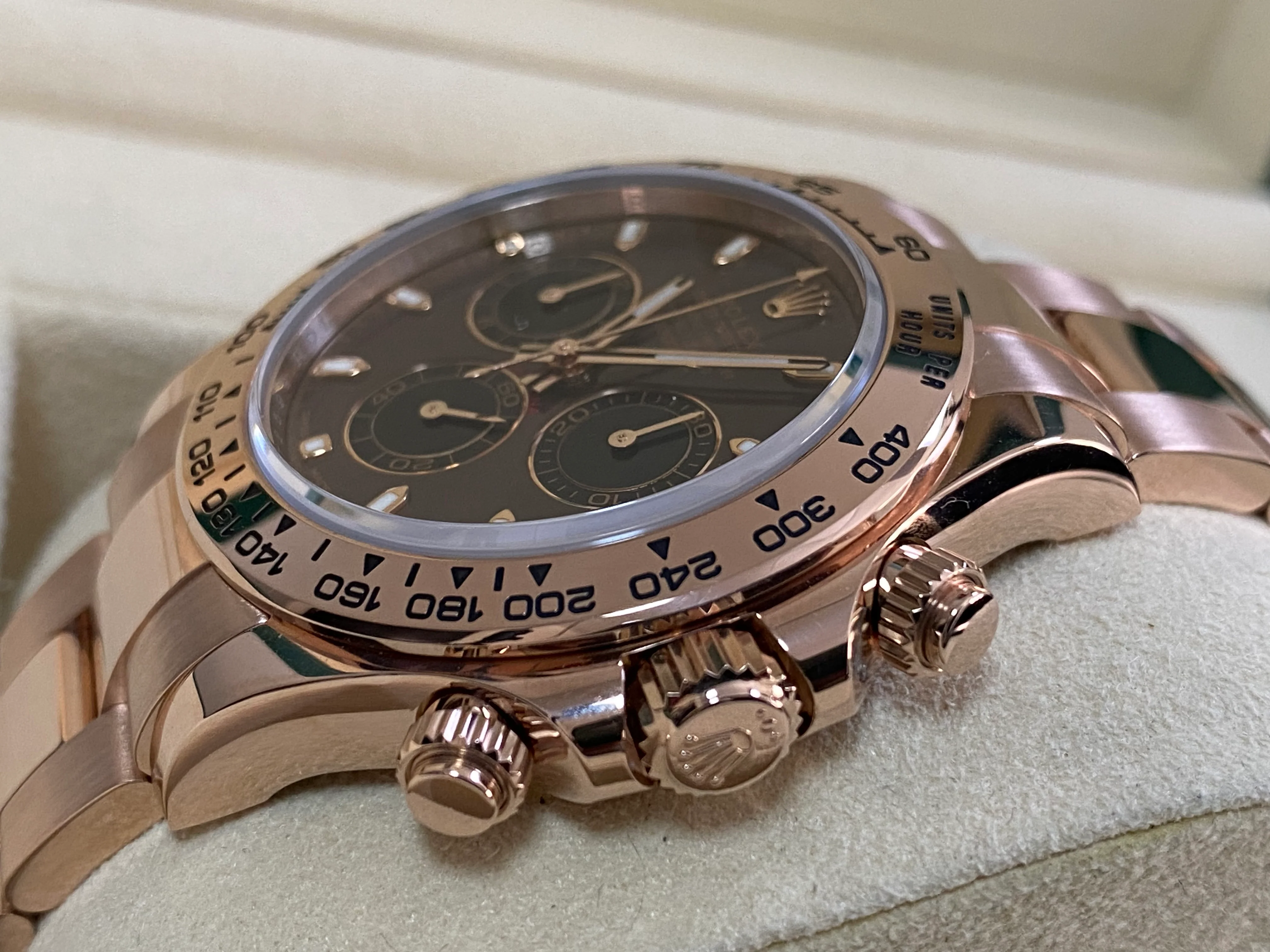 Rolex Everose Gold Cosmograph Daytona - 2021 - Chocolate Index Dial - 116505 *COMPLETE SET*