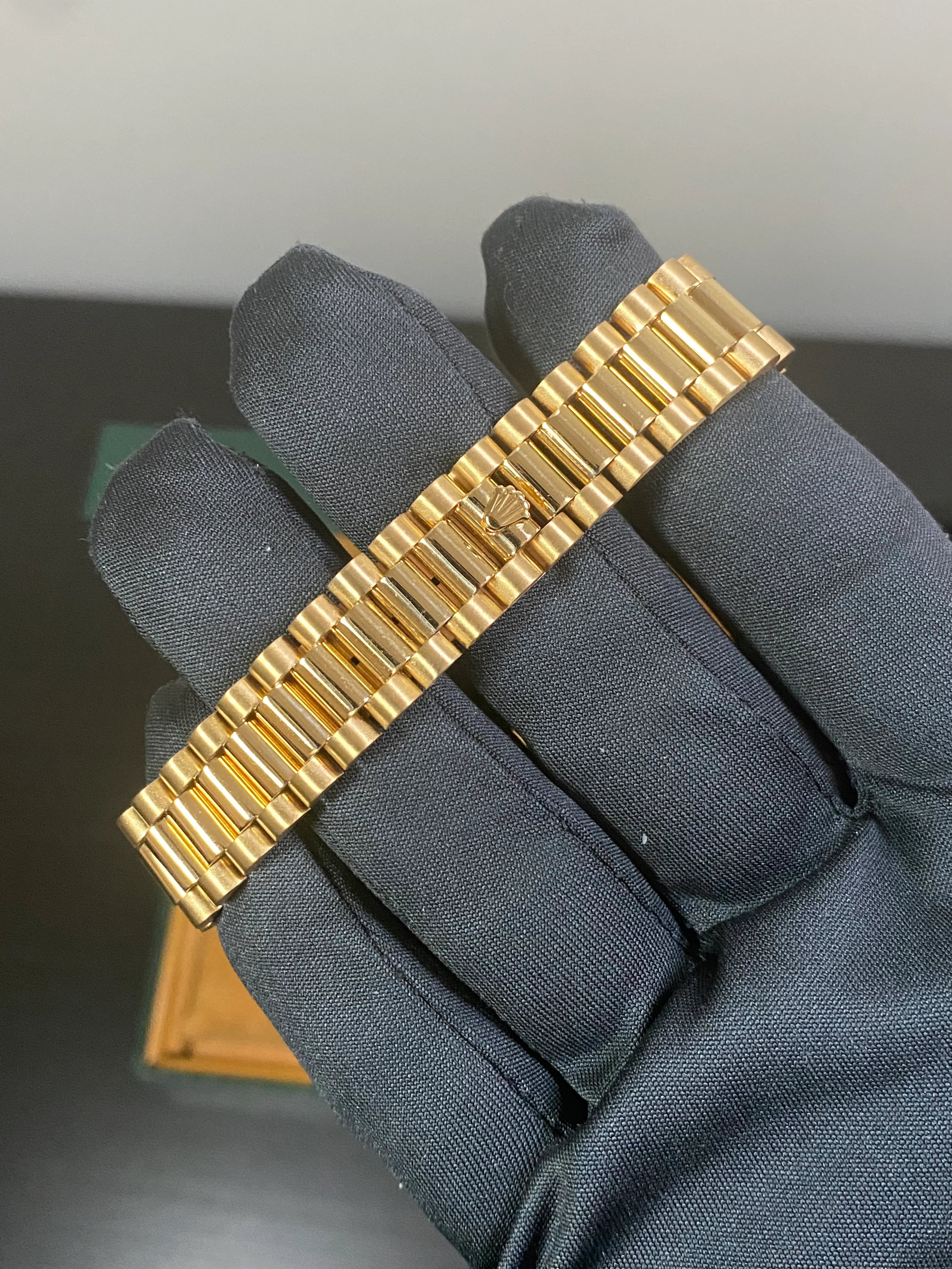 Rolex Yellow Gold Datejust 31 - N Serial - Fluted Bezel - Factory Diamond Dial - President Bracelet - 68278