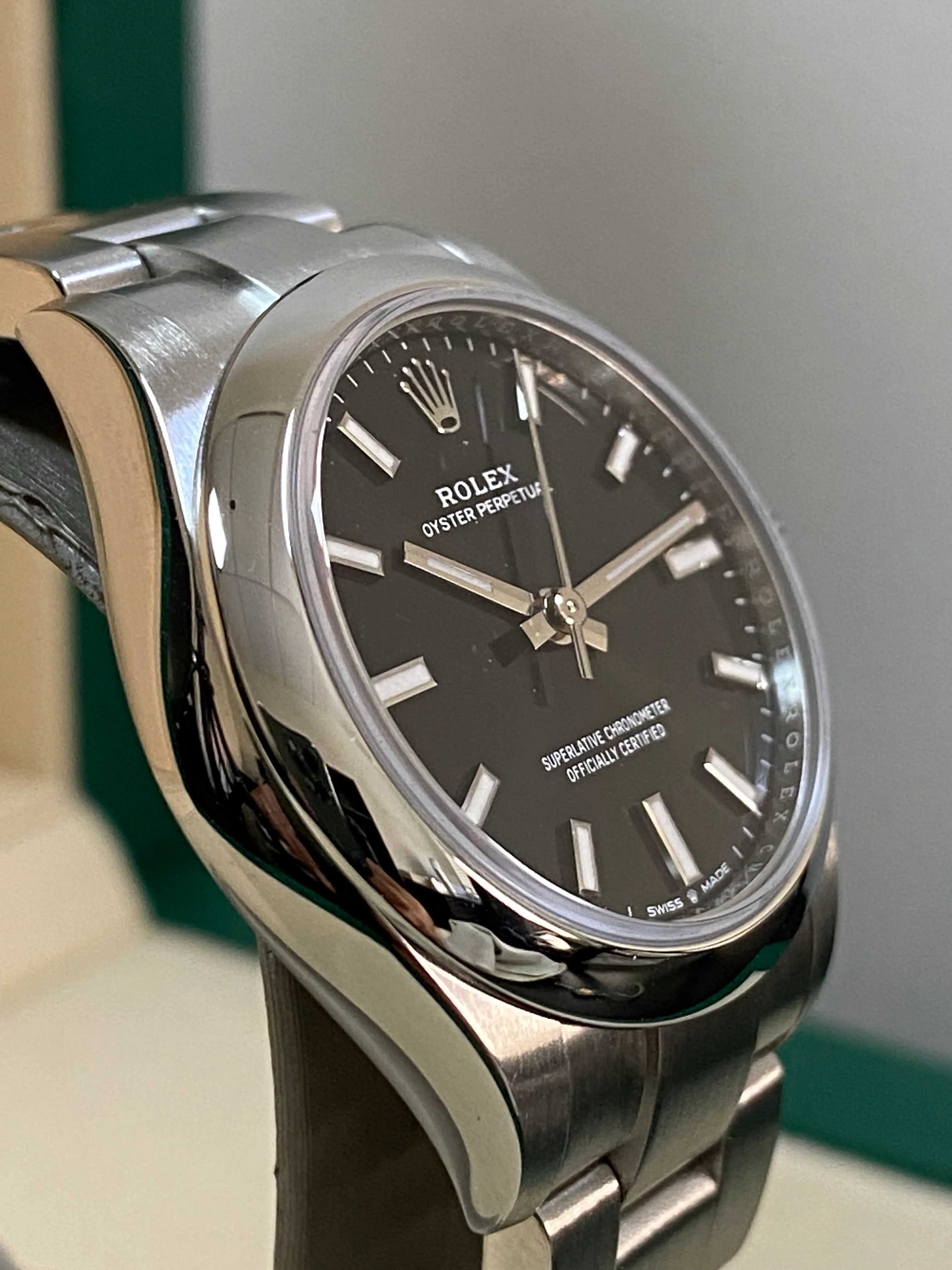 Rolex Oyster Perpetual 31 - 2023 - Domed Bezel - Black Index Dial - Oyster Bracelet - 277200