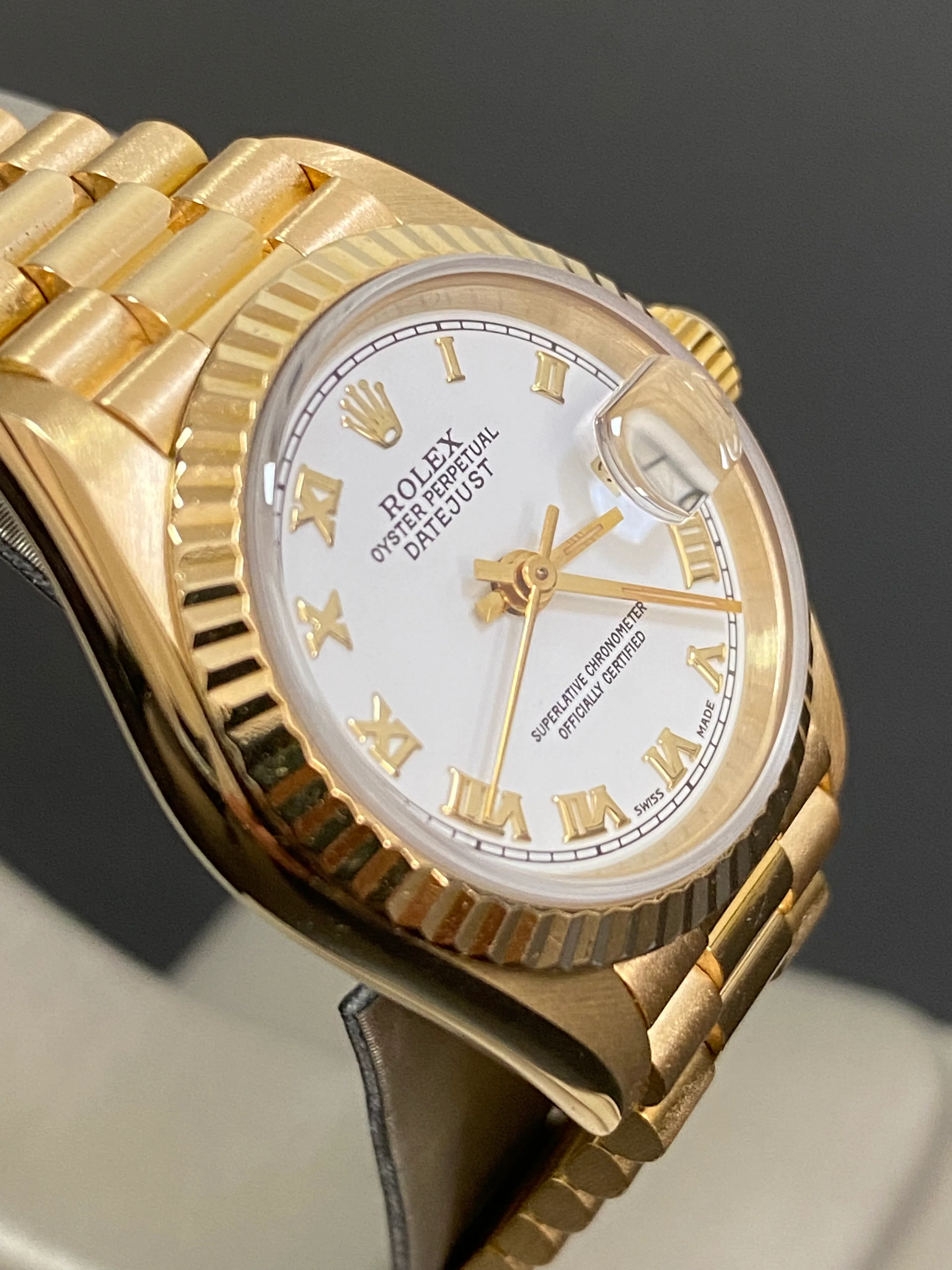 Rolex Yellow Gold Lady-Datejust - N serial - Fluted Bezel - White Roman Dial - President Bracelet - 69178