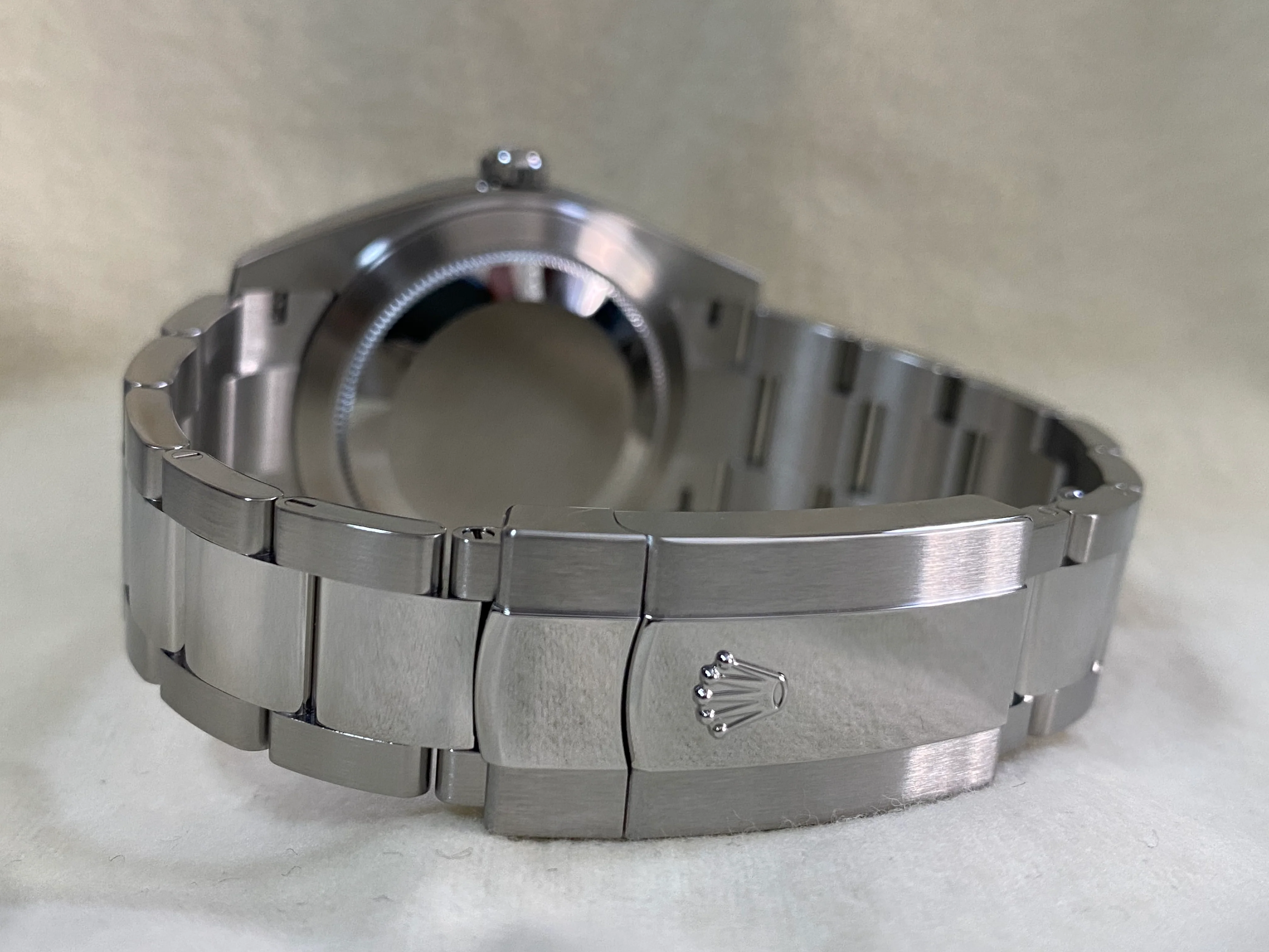 Rolex Steel Datejust 41 - 2024 - Smooth Bezel - White Roman Dial - Oyster Bracelet - 126300 *FULL SET*