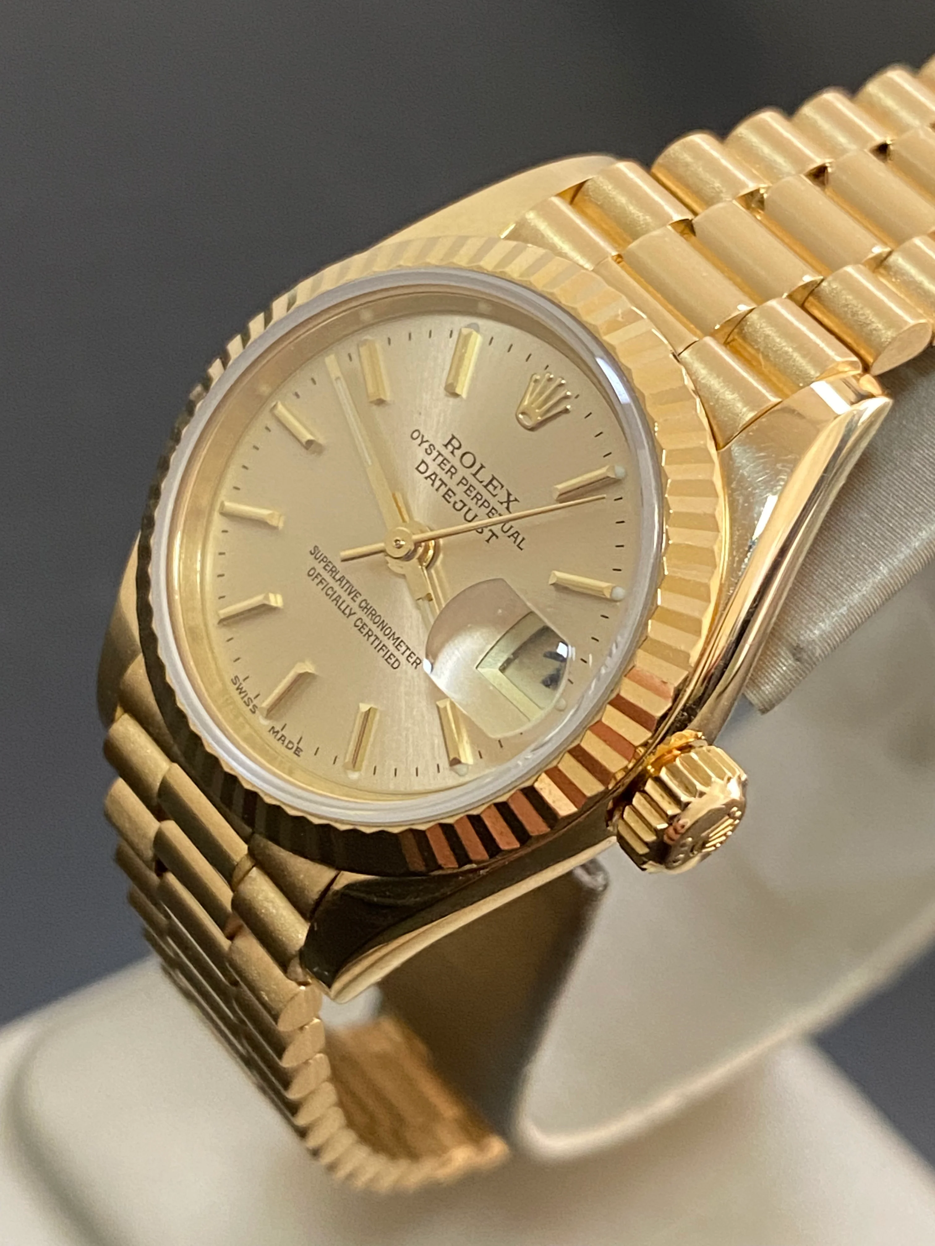 Rolex Yellow Gold Lady-Datejust - L serial - Fluted Bezel - Champagne Dial - President Bracelet - 69178