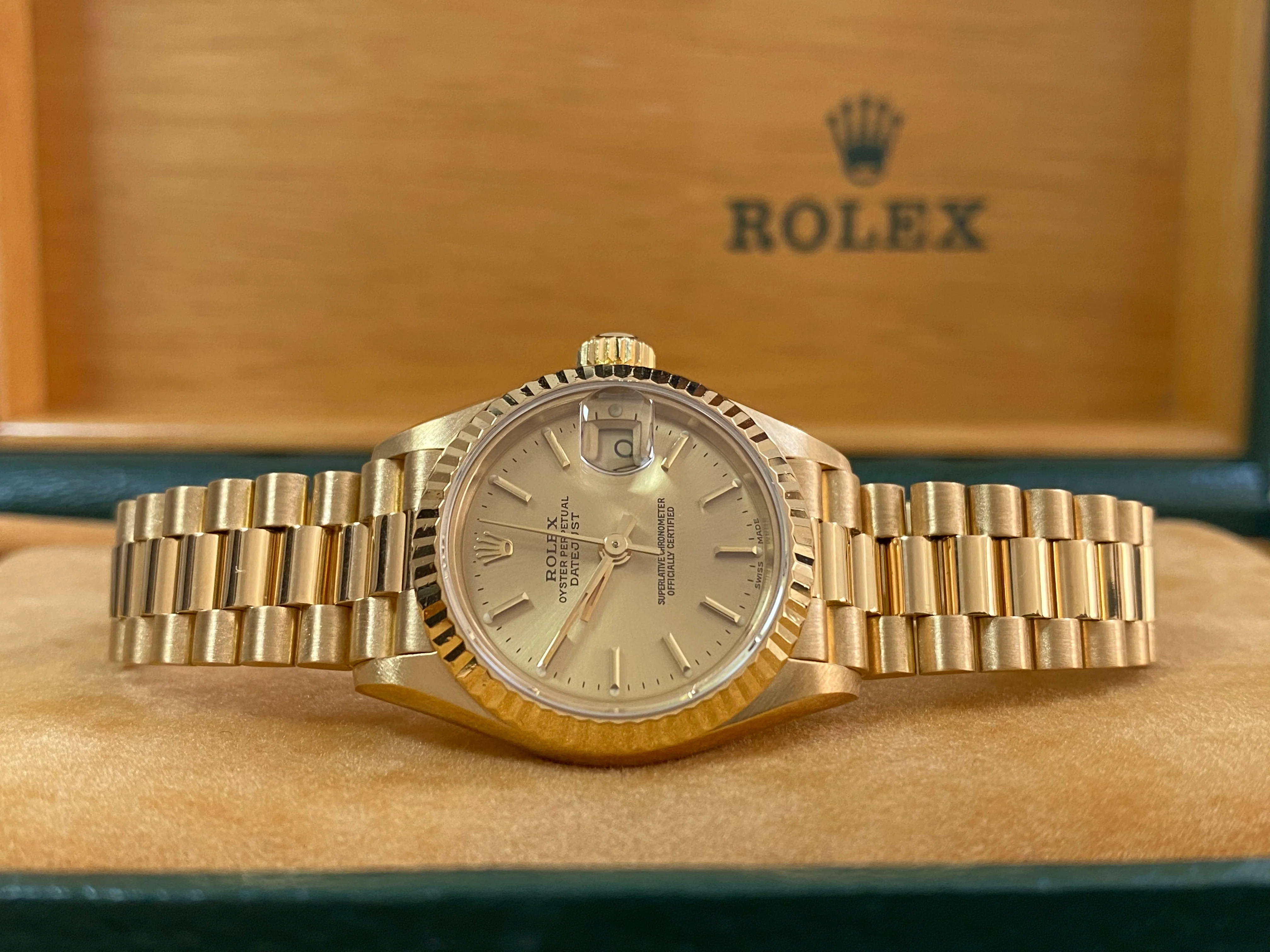 Rolex Yellow Gold Lady-Datejust - E serial - Fluted Bezel - Champagne Dial - President Bracelet - 69178