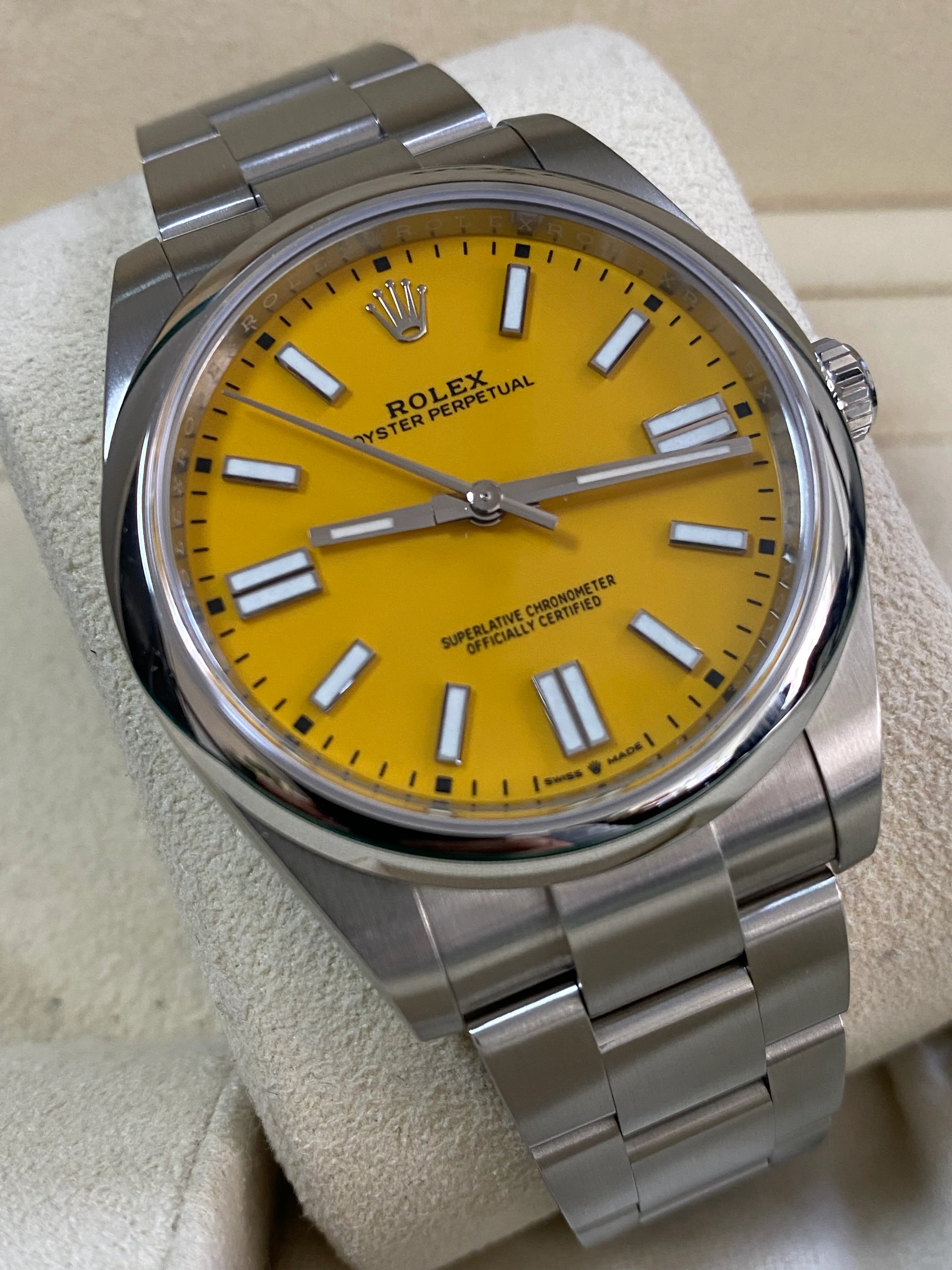 Rolex Oyster Perpetual 41 - 2022 - Domed Bezel - Yellow Dial - Oyster Bracelet - 124300 *DISCONTINUED MODEL*