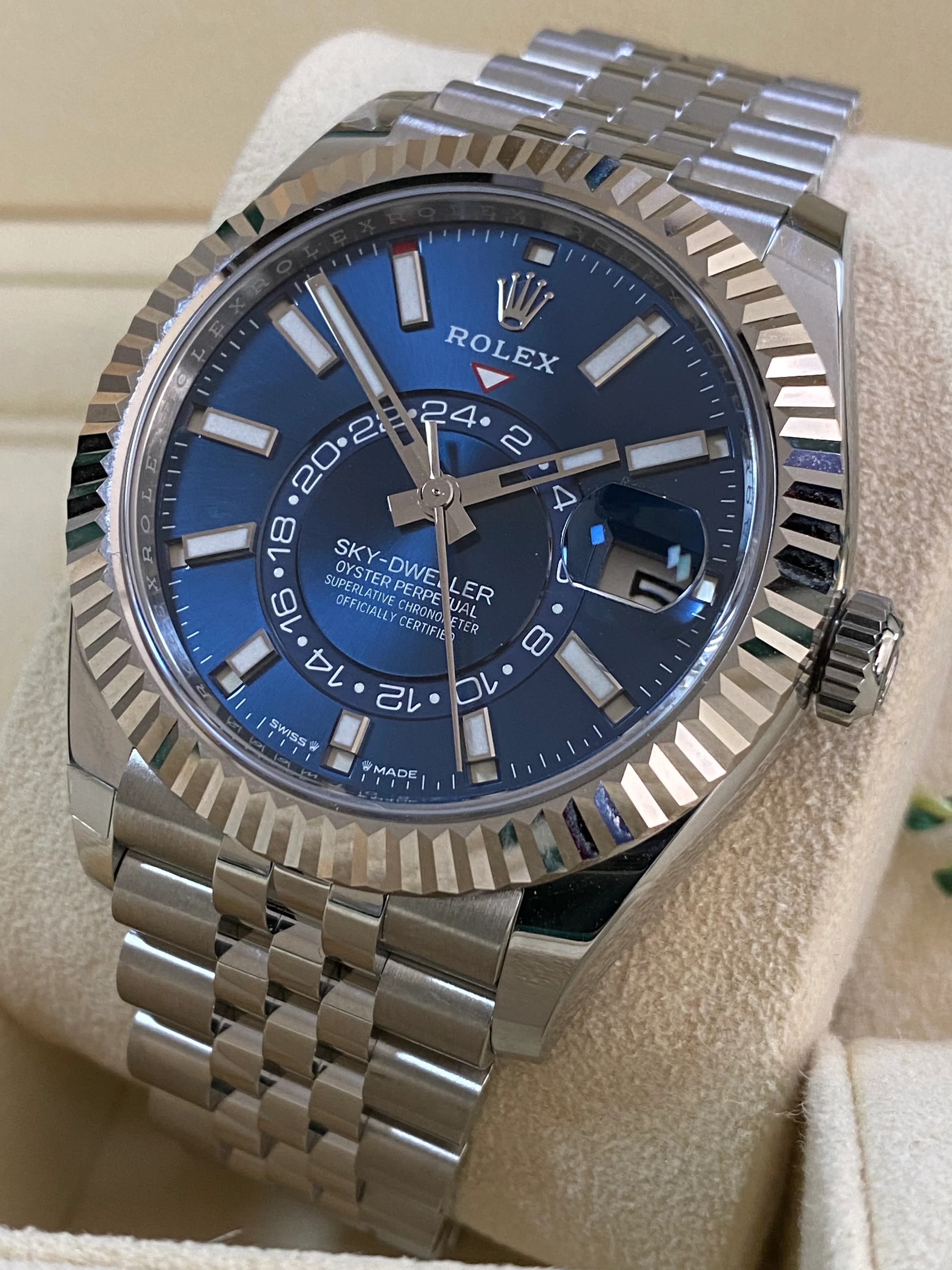 Rolex Steel Sky-Dweller - 2024 - Bright Blue Dial - Jubilee Bracelet - 336934 *COMPLETE SET*