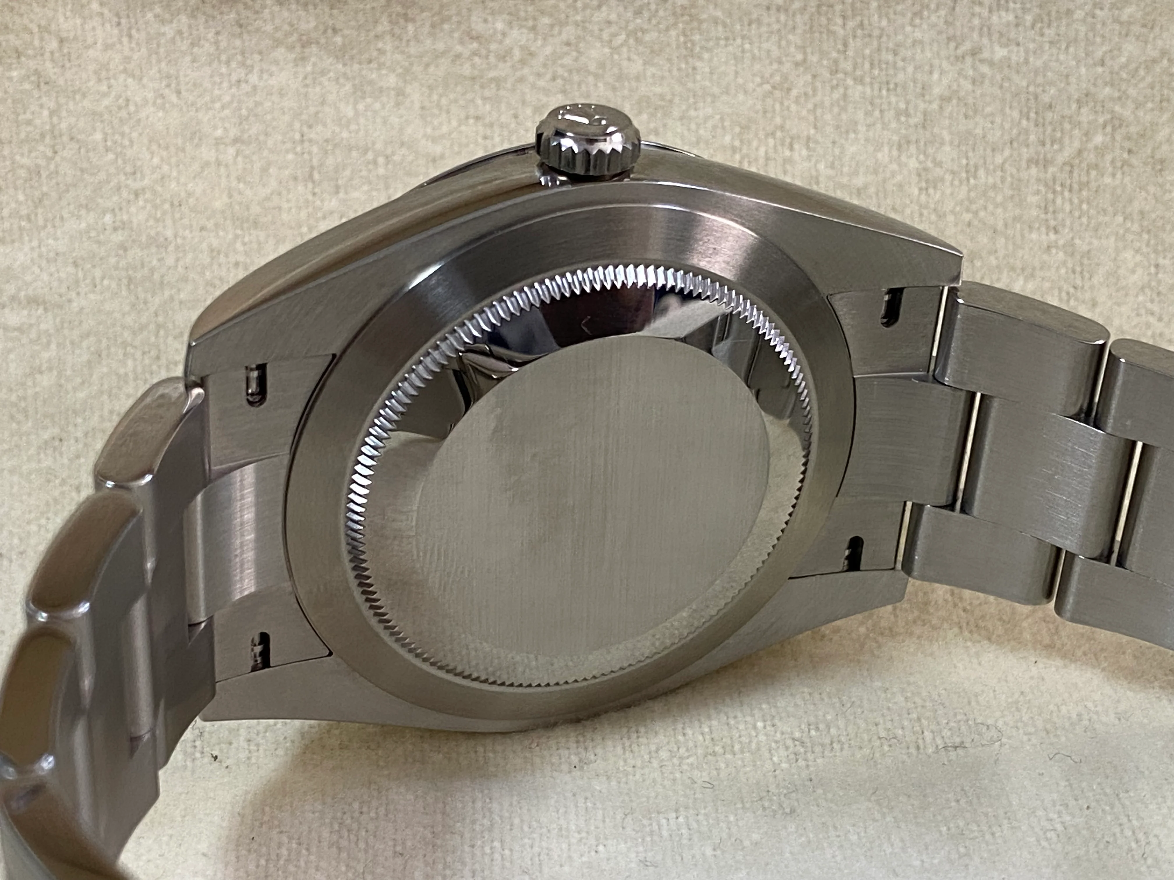Rolex Oyster Perpetual 41 - 2022 - Domed Bezel - Yellow Dial - Oyster Bracelet - 124300 *DISCONTINUED MODEL*