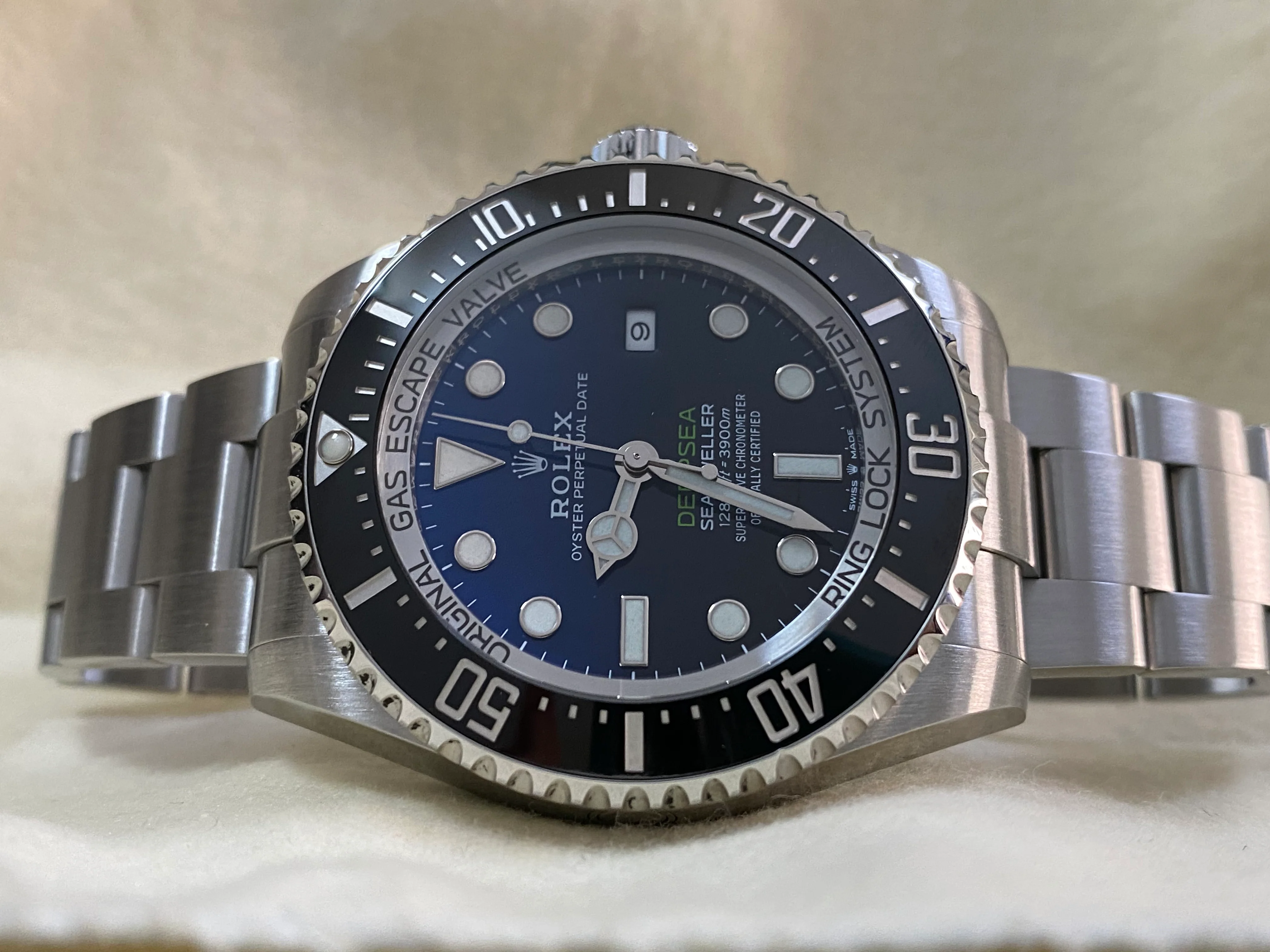 Rolex Sea-Dweller Deepsea 44 - 2022 - D-Blue 