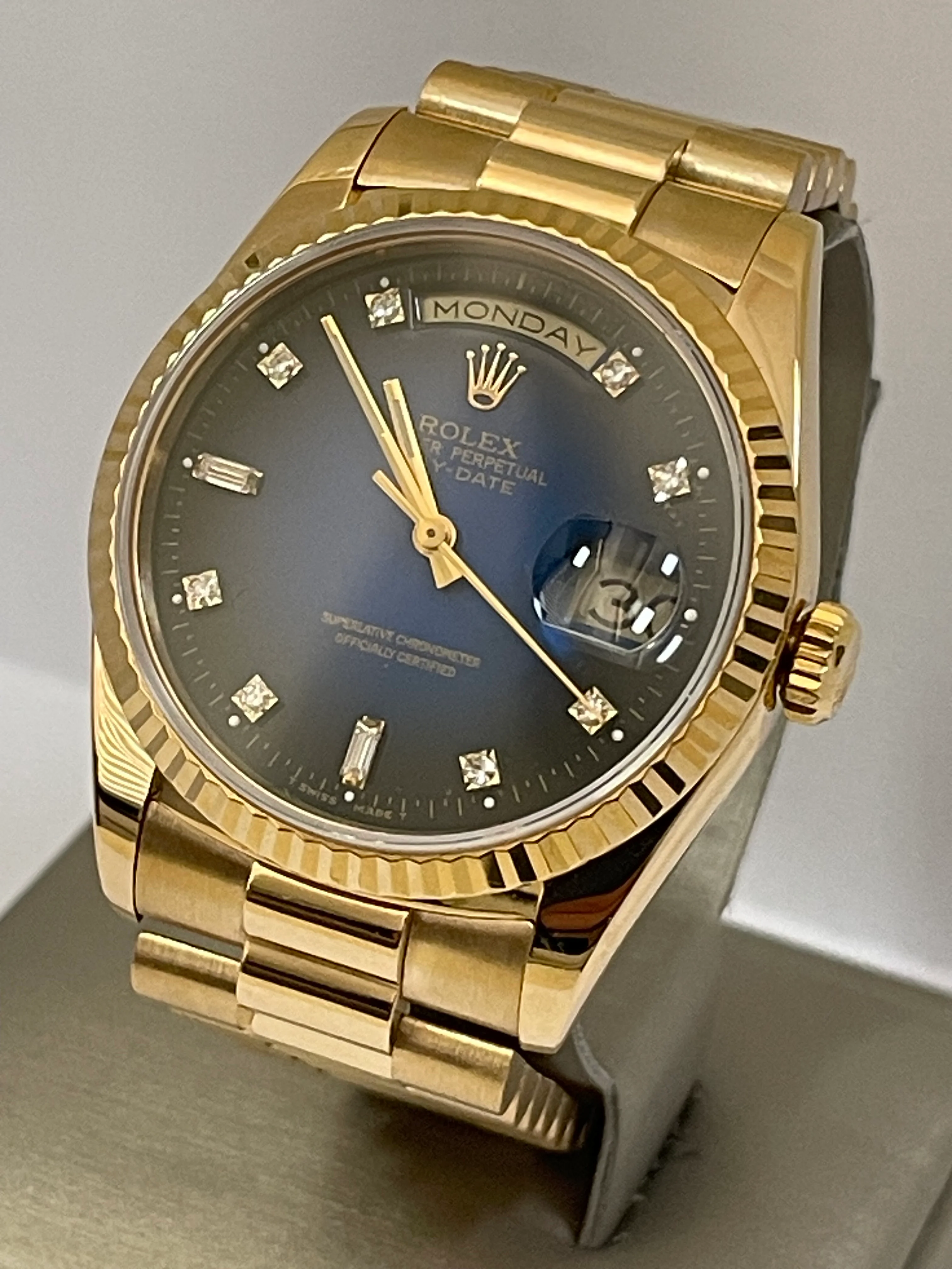 Rolex Yellow Gold Day-Date 36 - Fluted Bezel - Factory Blue Vignette Diamond Dial - President Bracelet - 18238