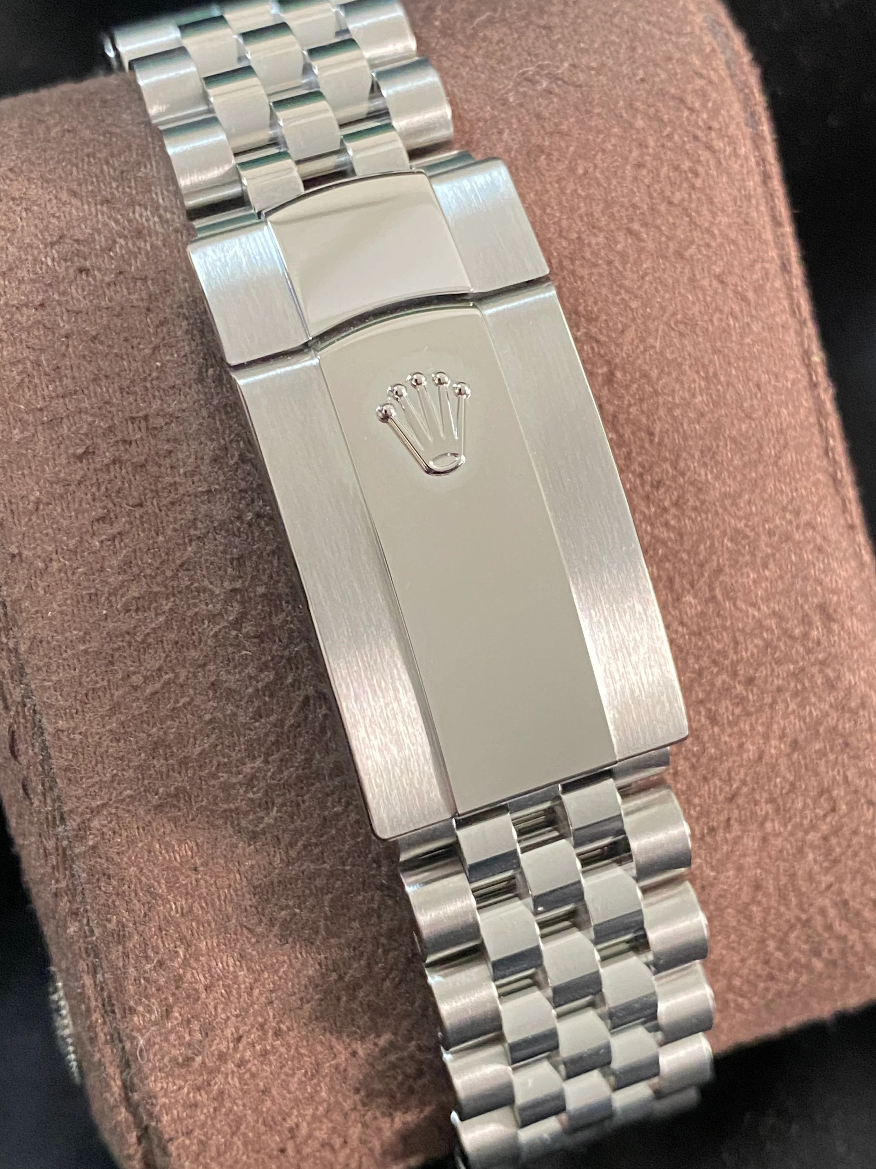 Rolex Steel Datejust 36 - 2024 - Fluted Bezel - Mother-of-Pearl Diamond Dial - Jubilee Bracelet - 126234 *FULL SET*