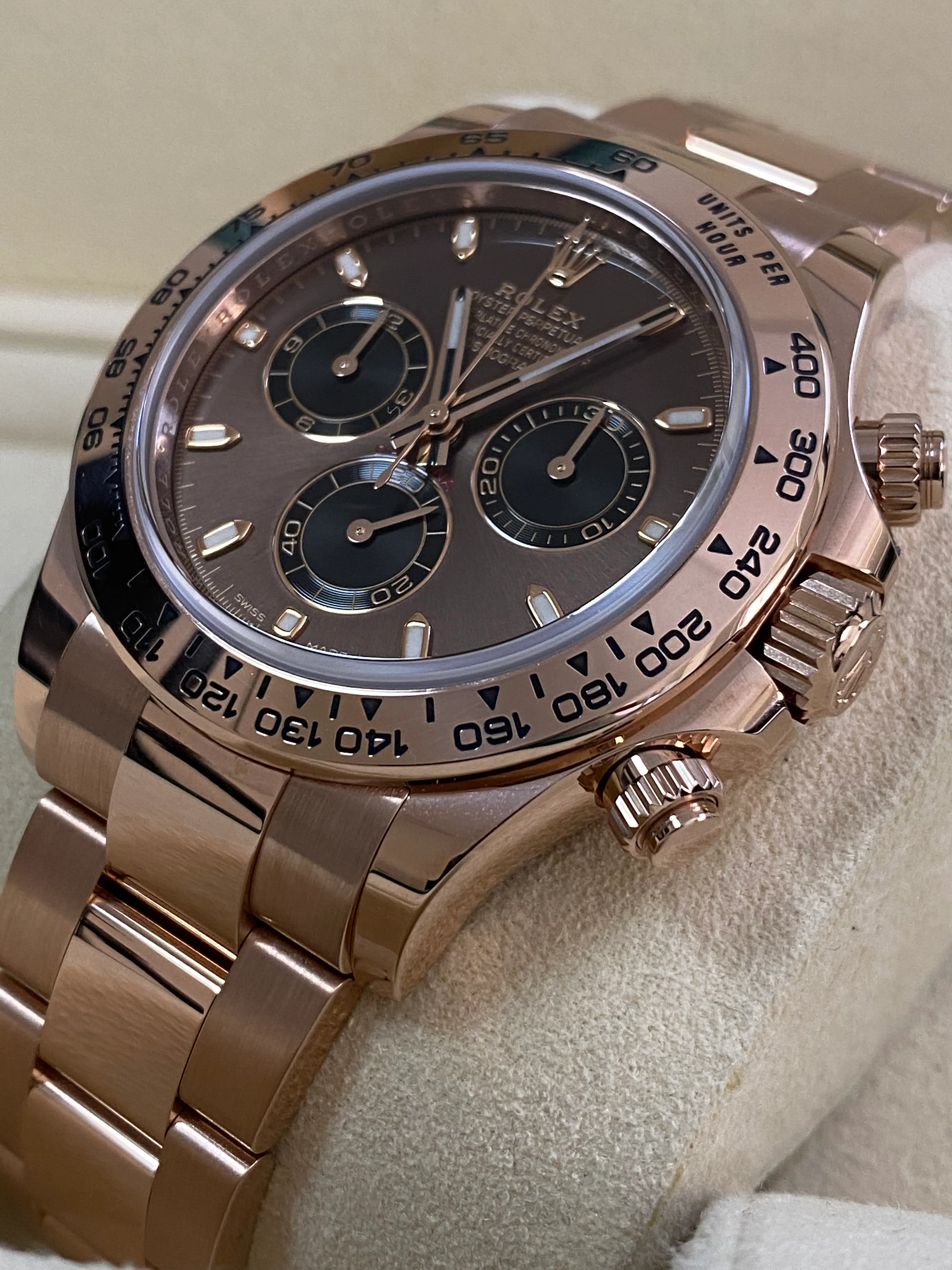 Rolex Everose Gold Cosmograph Daytona - 2021 - Chocolate Index Dial - 116505 *COMPLETE SET*