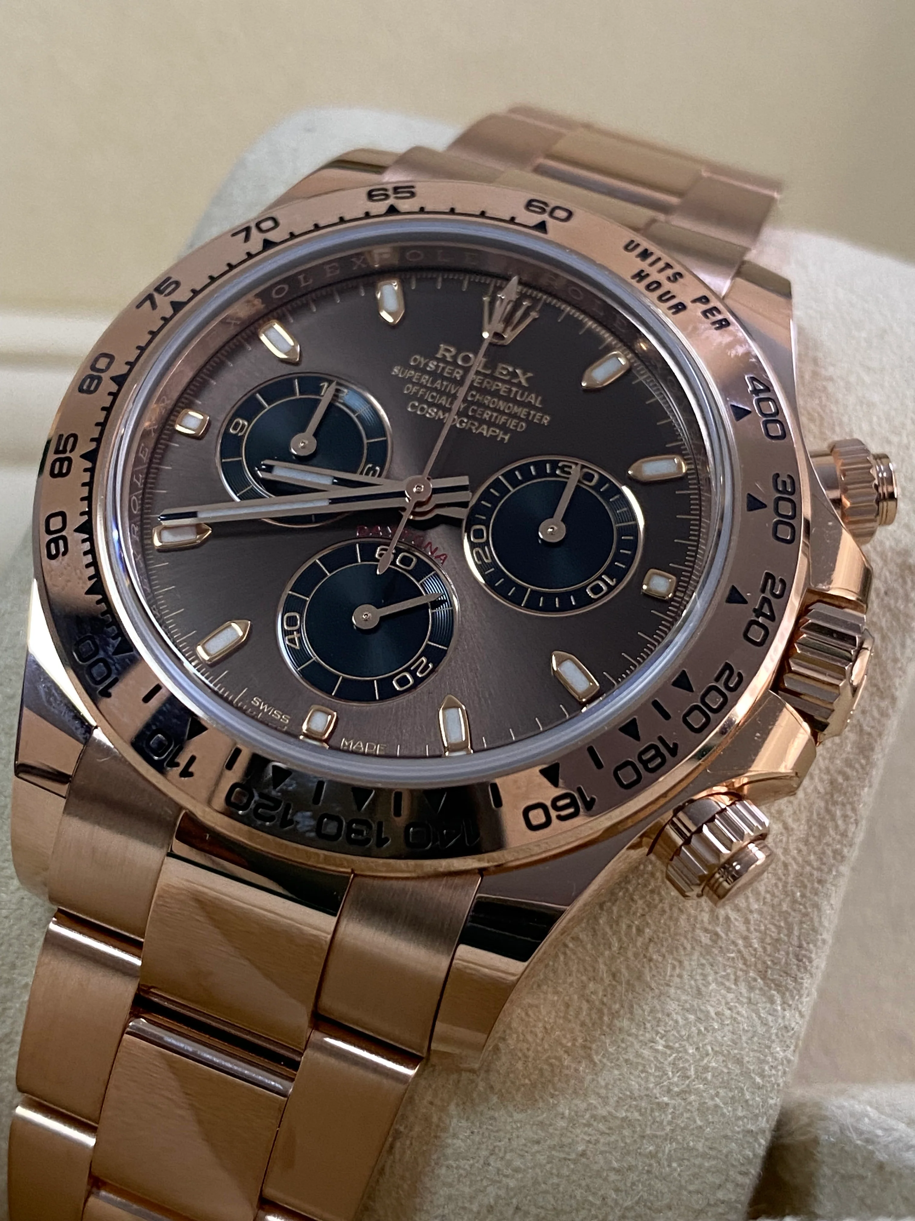 Rolex Everose Gold Cosmograph Daytona - 2020 - Chocolate Index Dial - 116505 *COMPLETE SET*