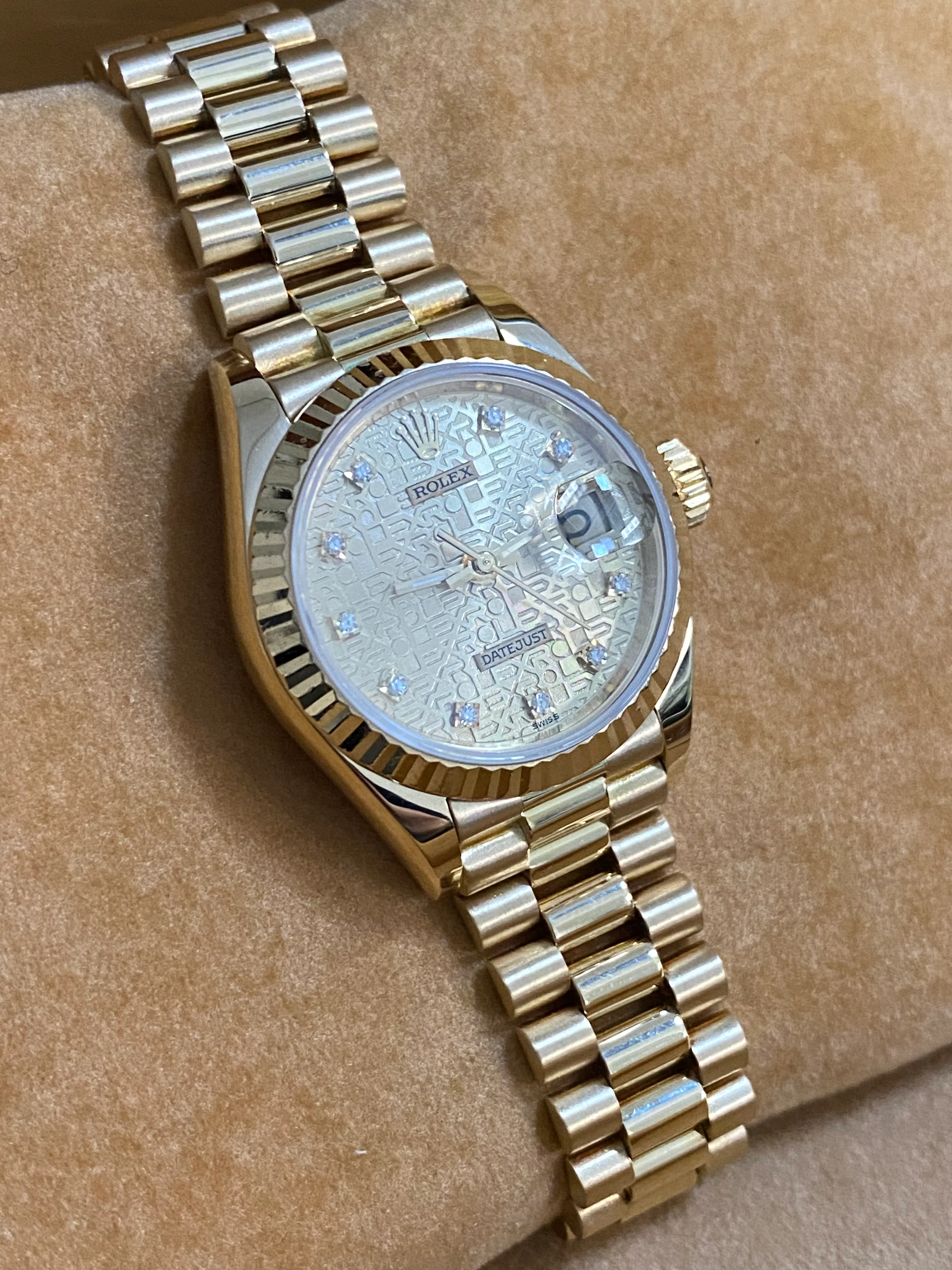 Rolex Yellow Gold Lady-Datejust 26 - S Serial - Fluted Bezel - Factory Diamond Dial - President Bracelet - 69178