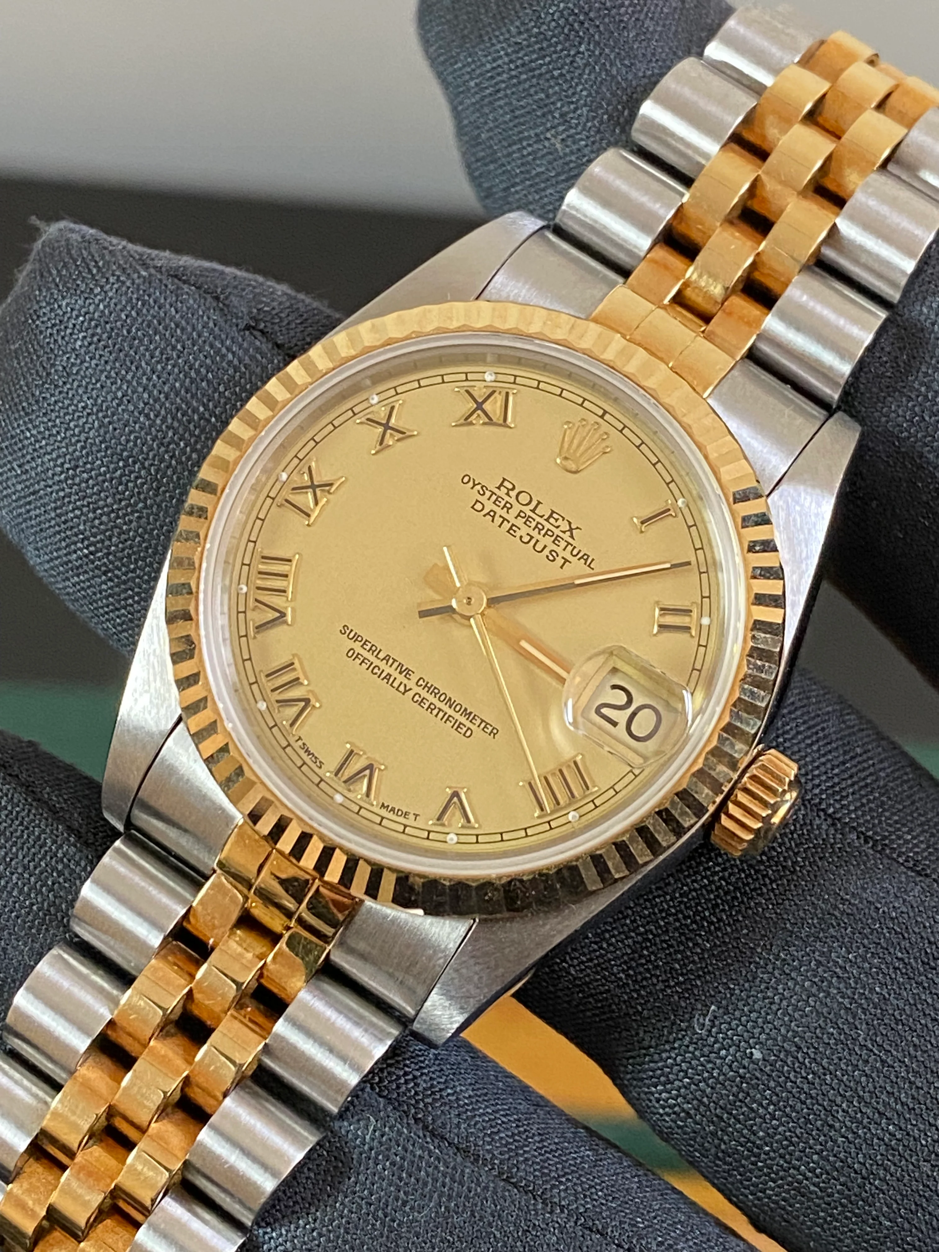 Rolex Steel and Yellow Gold Datejust 31 - S Serial - Fluted Bezel - Champagne Roman Dial - Jubilee Bracelet - 68273