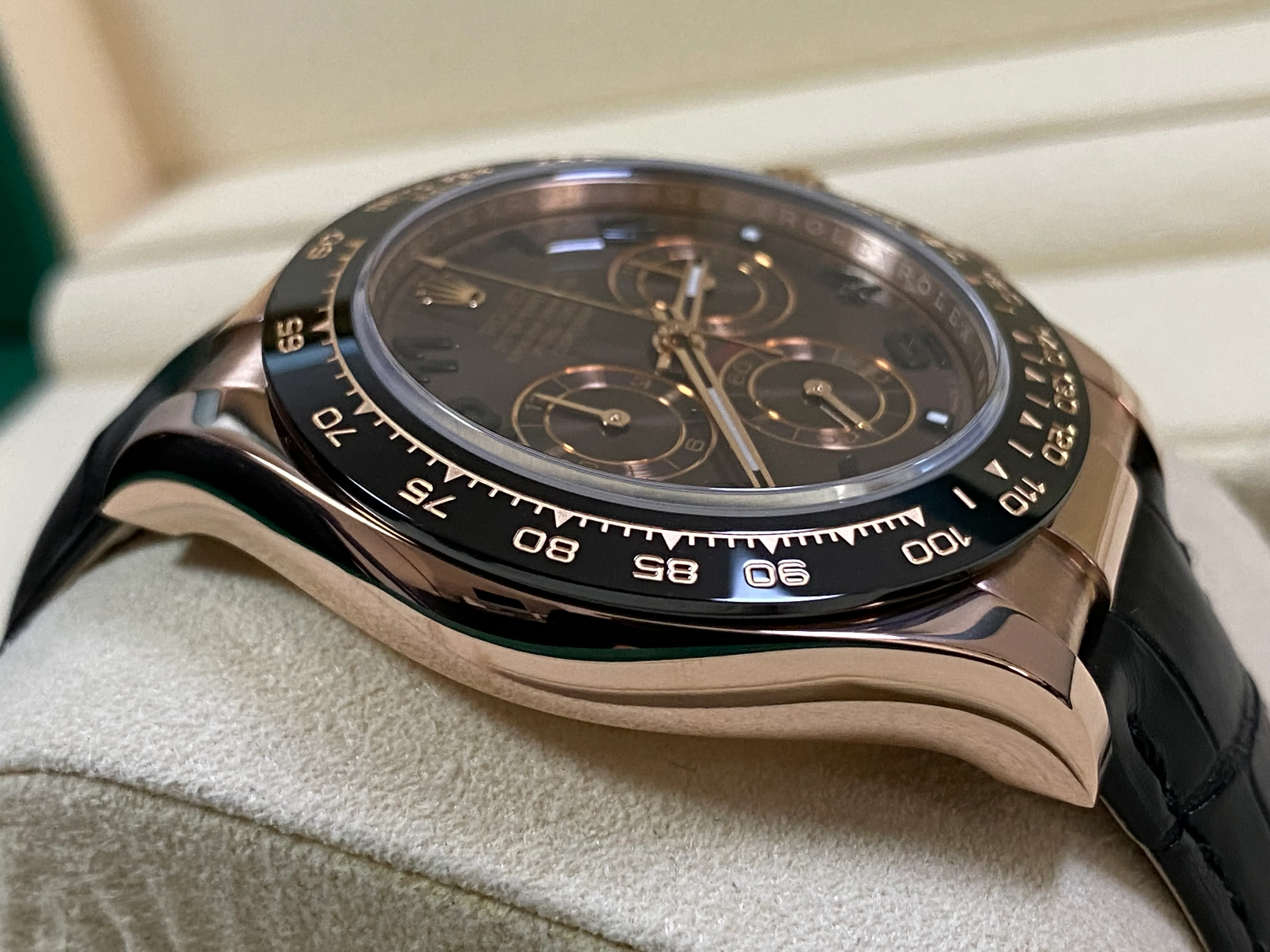 Rolex Everose Gold Cosmograph Daytona 40 - 2016 - Chocolate Arabic Dial - Black Leather Strap - 116515LN *COMPLETE SET*