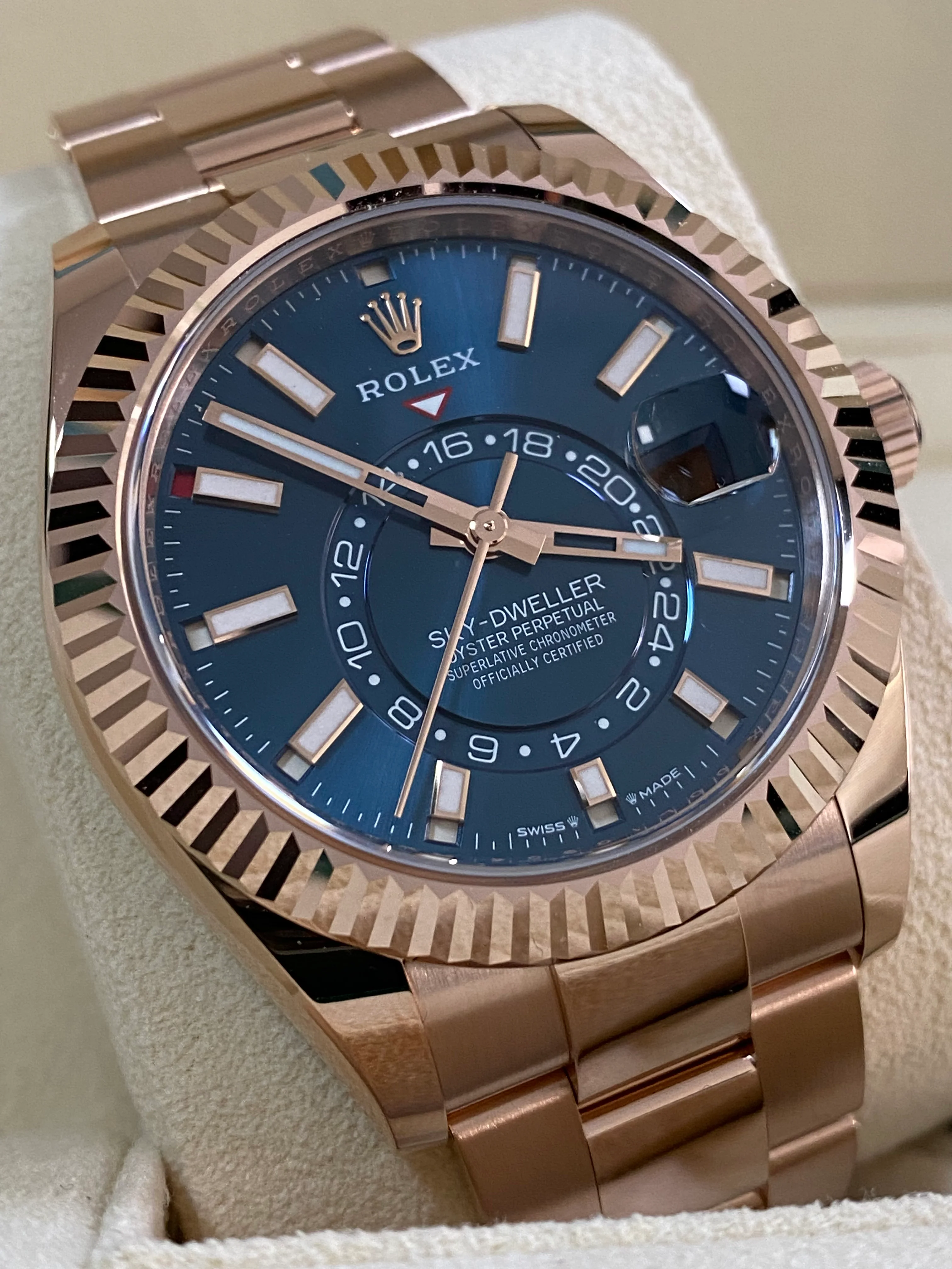 Rolex Everose Gold Sky-Dweller - 2024 - Blue-Green Dial - Oyster Bracelet - 336935