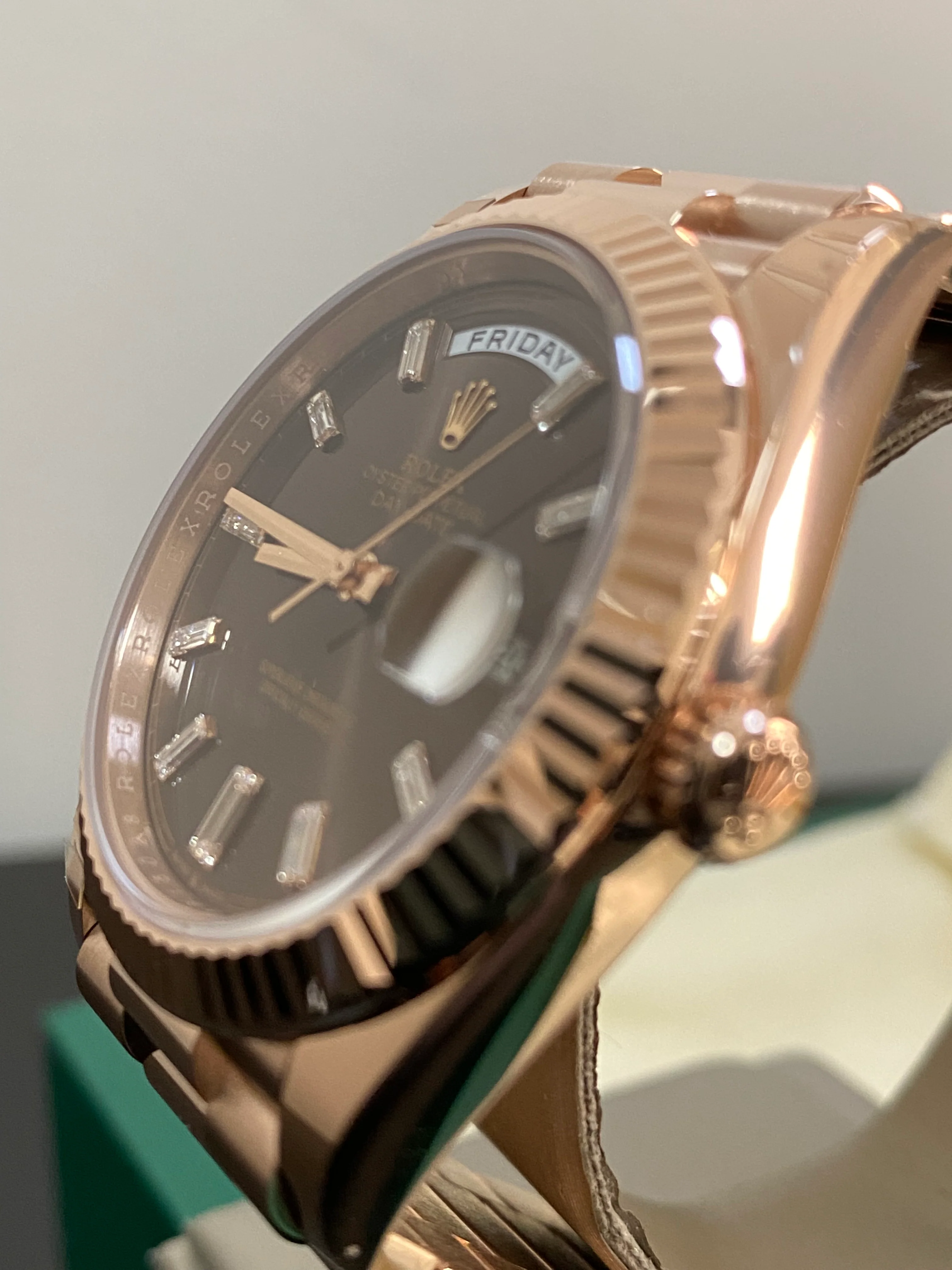 Rolex Everose Gold Day-Date 40 - 2023 - Fluted Bezel - Chocolate Baguette Diamond Dial - President Bracelet - 228235