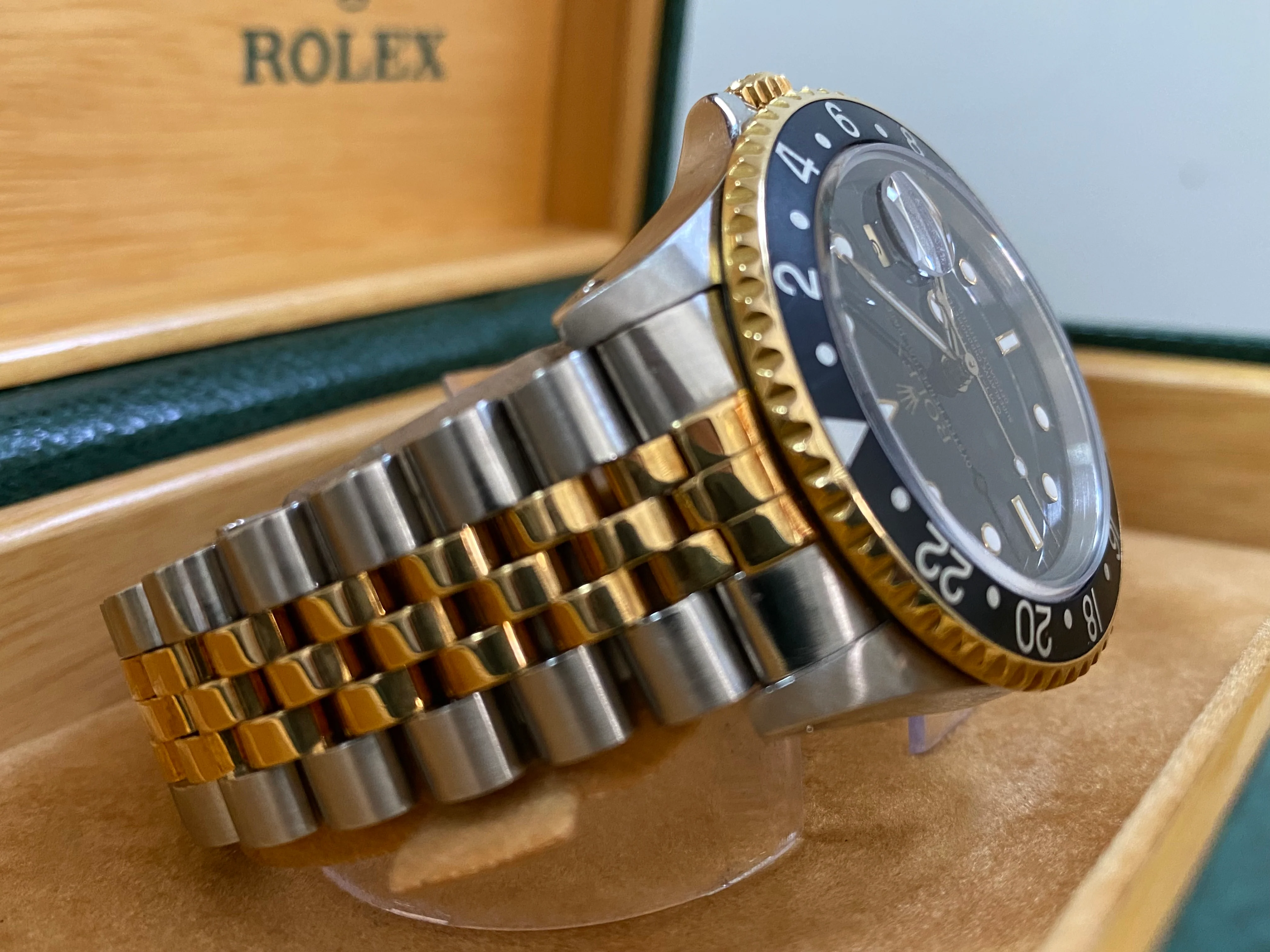 Rolex Steel and Yellow Gold GMT-Master II - L serial - Pre Ceramic Bezel - Black Dial - Jubilee Bracelet - 16713