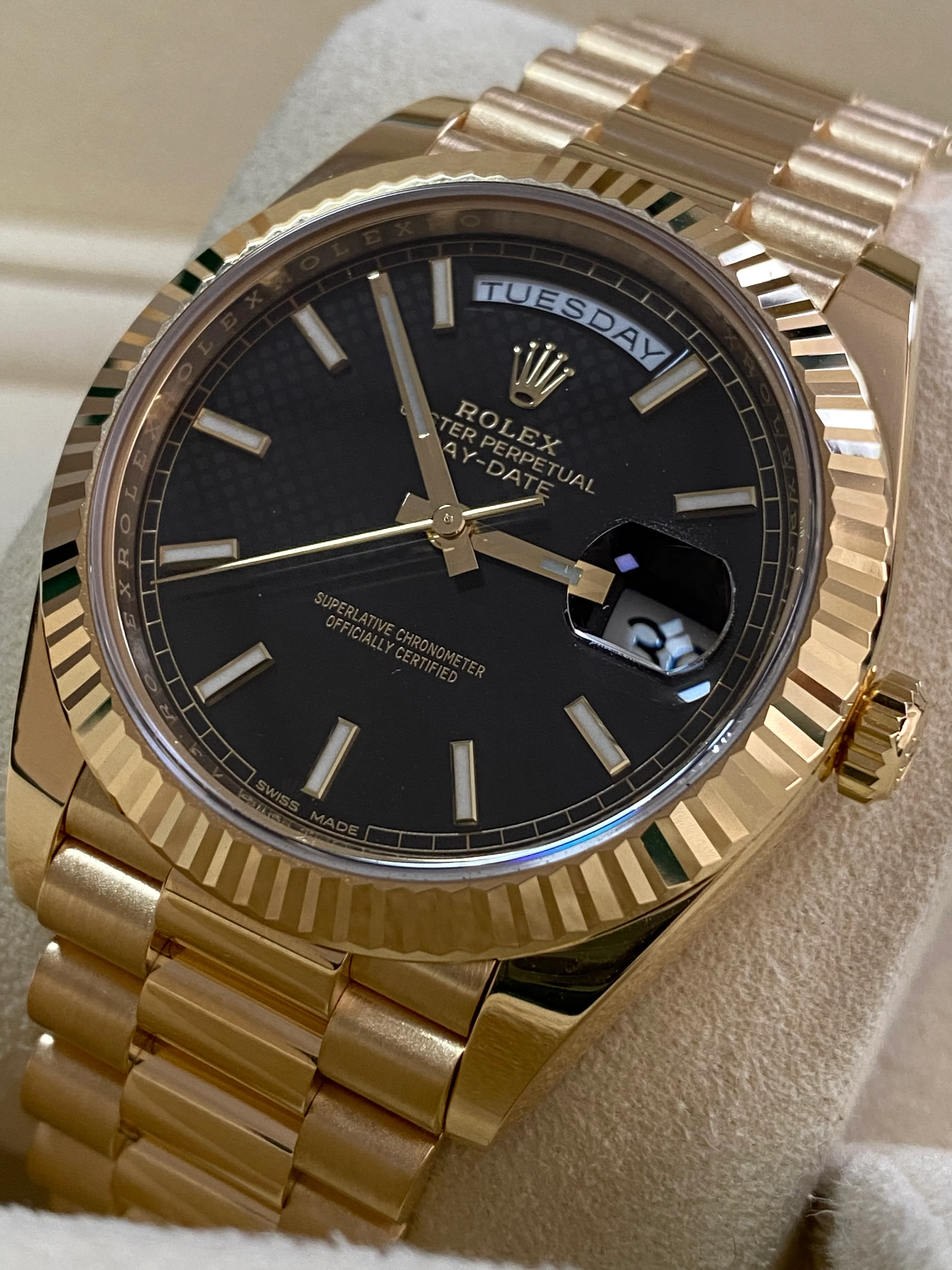 Rolex Yellow Gold Day-Date 40 - 2016 - Fluted Bezel - Black Motif Dial - President Bracelet - 228238