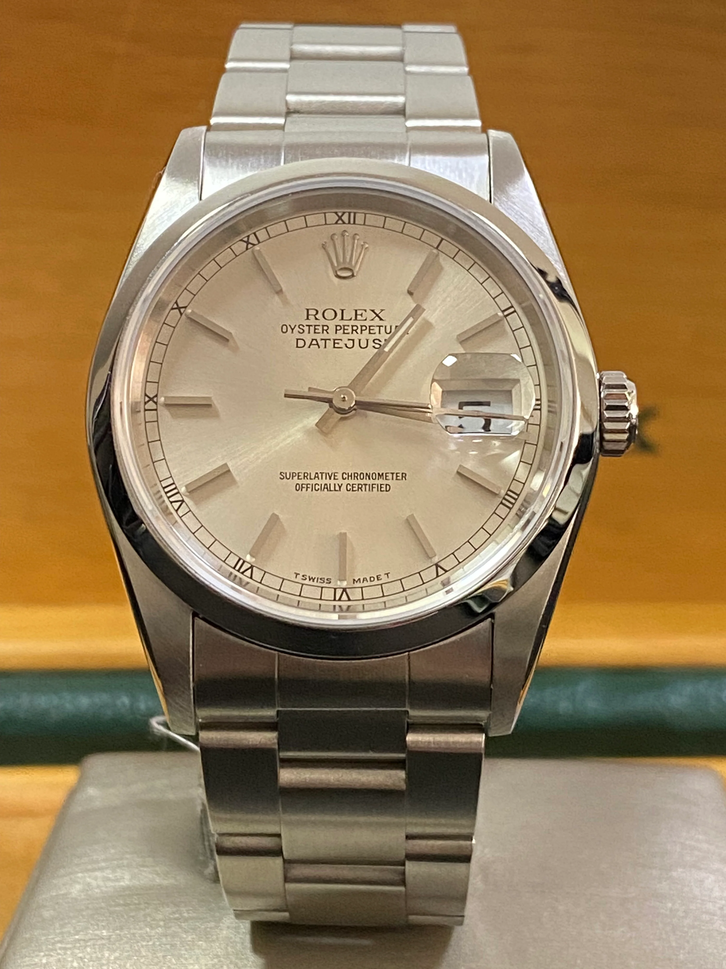 Rolex Steel Datejust 36 - U Serial - Smooth Bezel - Silver Index Dial - Oyster Bracelet - 16200