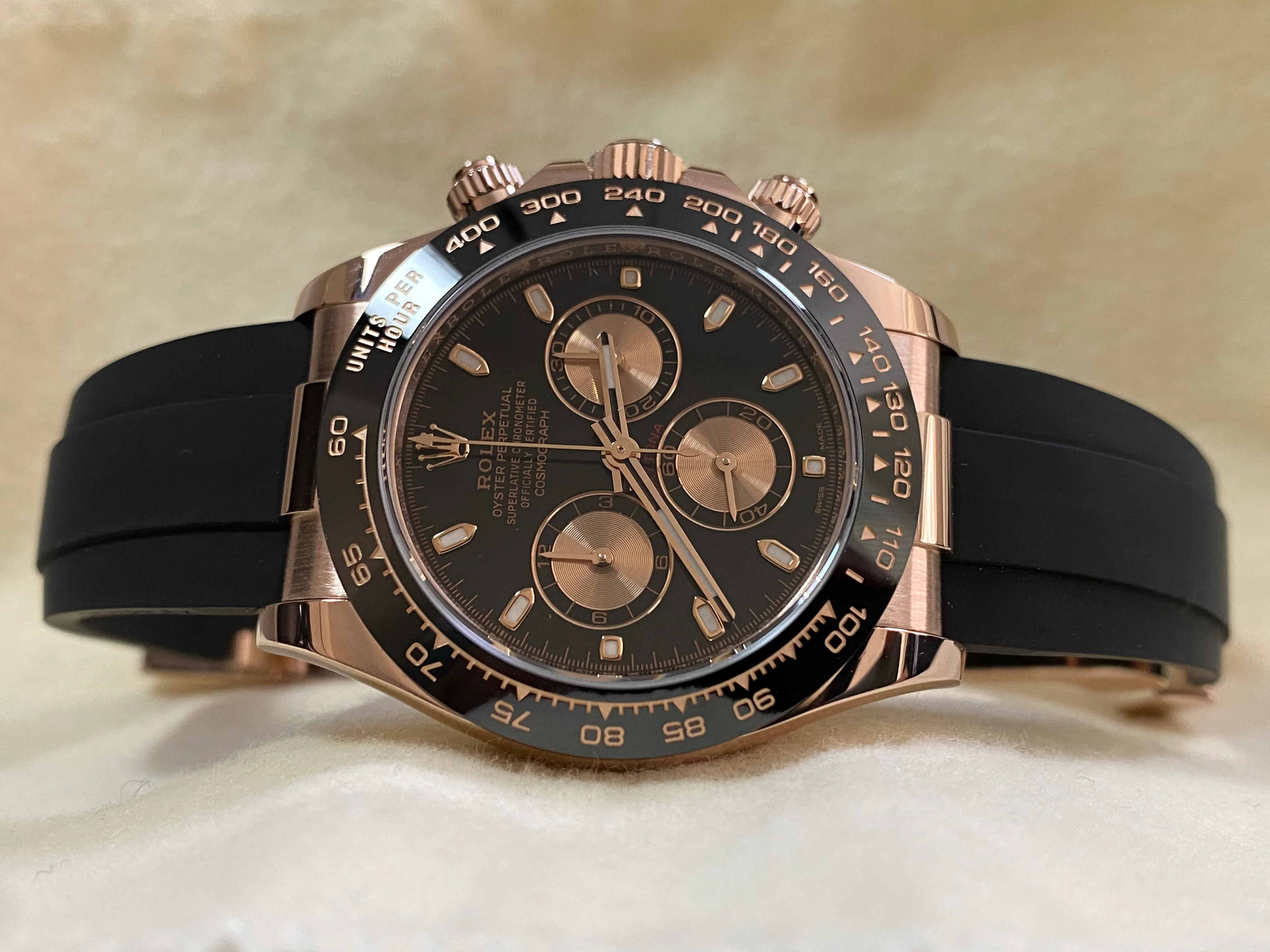 Rolex Everose Gold Cosmograph Daytona - 2022 - Black Index Dial - Black Oysterflex Strap - 116515LN