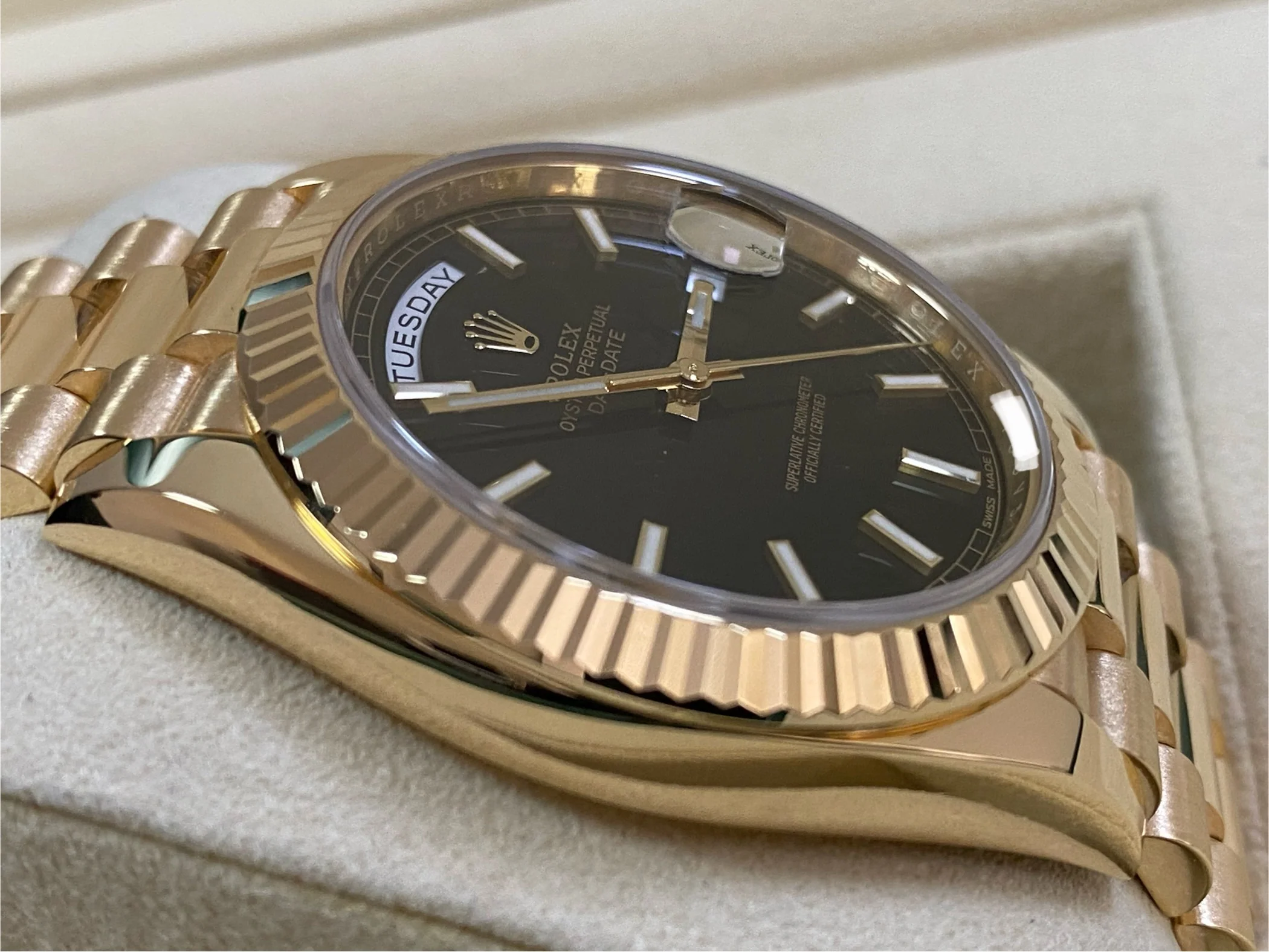Rolex Yellow Gold Day-Date 40 - 2016 - Fluted Bezel - Black Motif Dial - President Bracelet - 228238